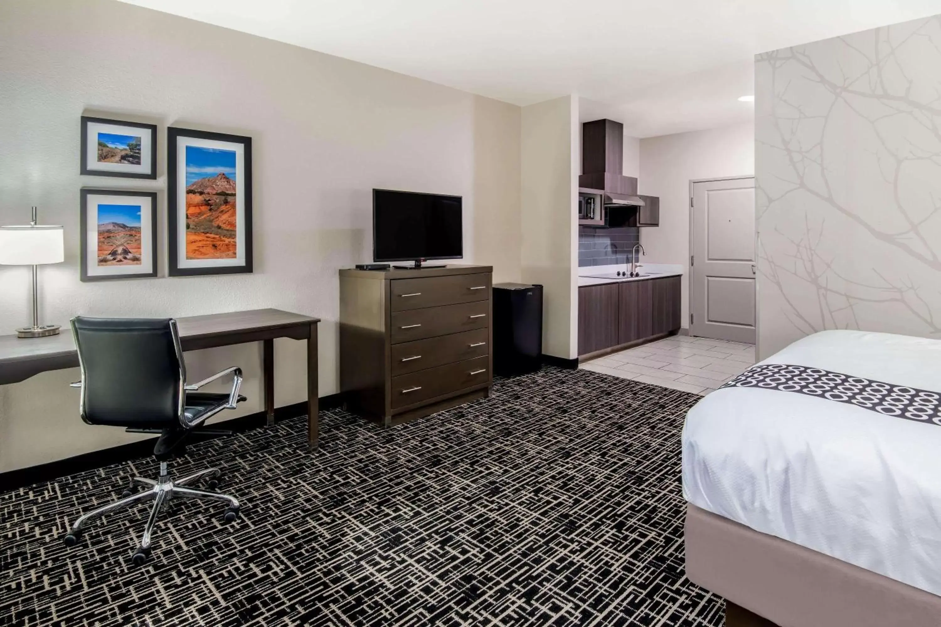 Photo of the whole room, Bed in La Quinta by Wyndham Pampa Photo of the whole room, Bed in La Quinta by Wyndham Pampa