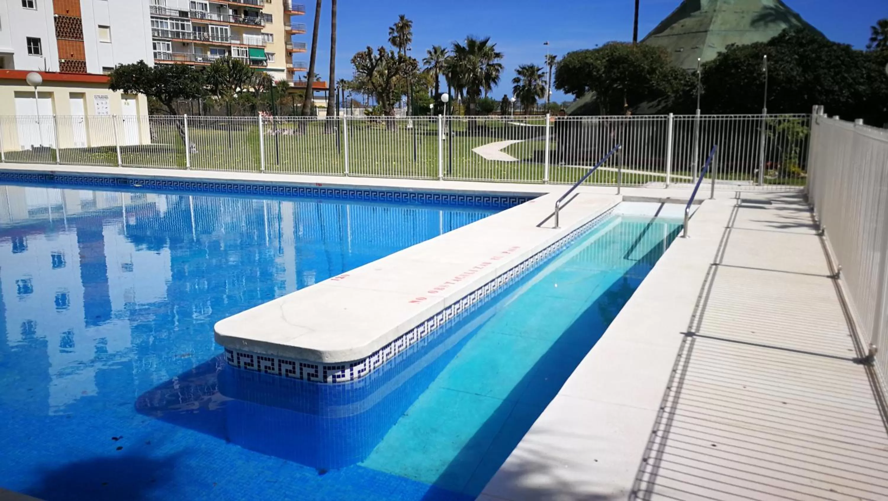 Swimming Pool in Benalmadena ,apartamento-Estudio primera Línea de Playa