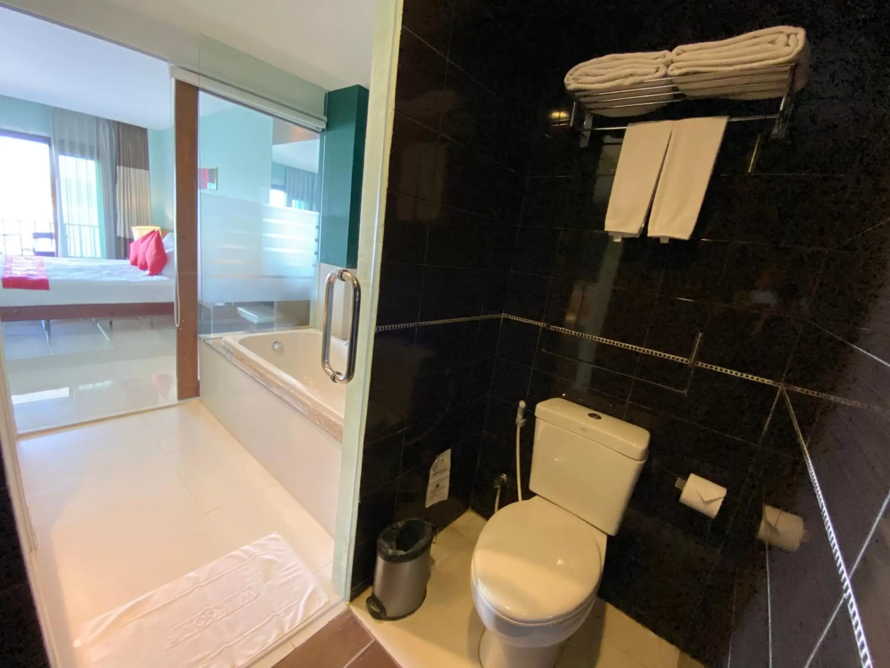 Bathroom in Siam Triangle Hotel