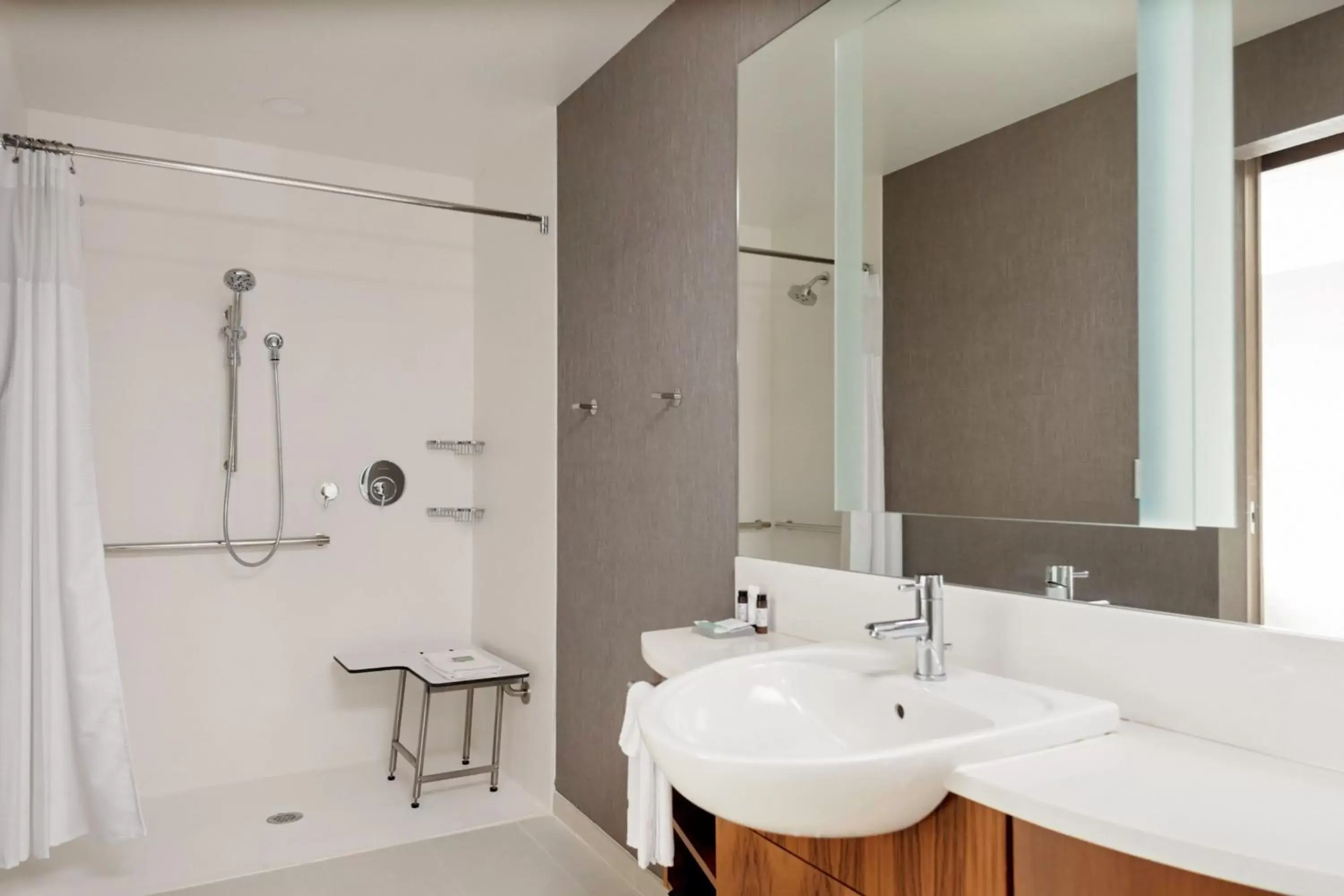 Bathroom in SpringHill Suites by Marriott Beaufort