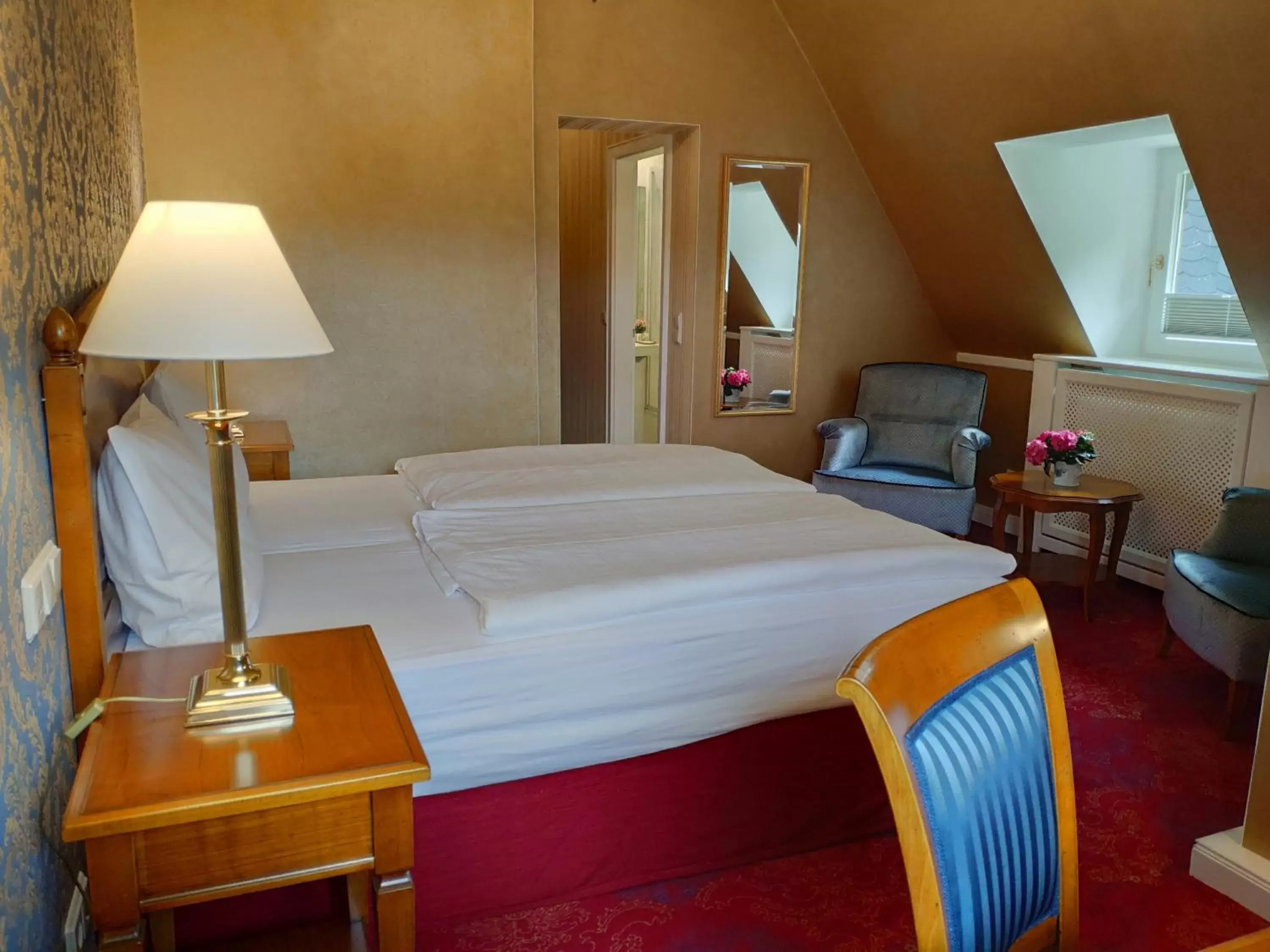 Photo of the whole room, Bed in Hotel Erbprinzenpalais