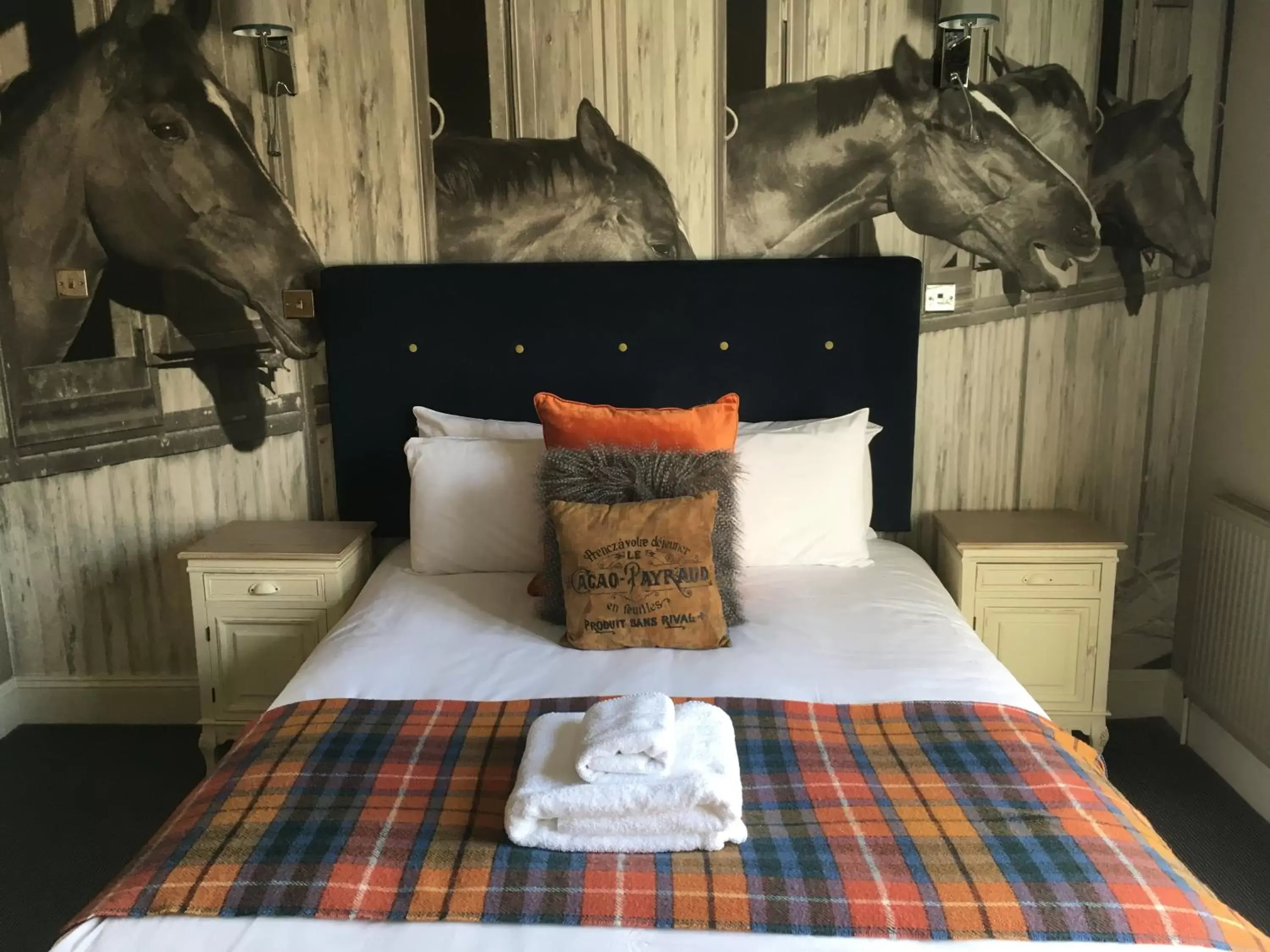 Bedroom, Bed in Worplesdon Place Hotel