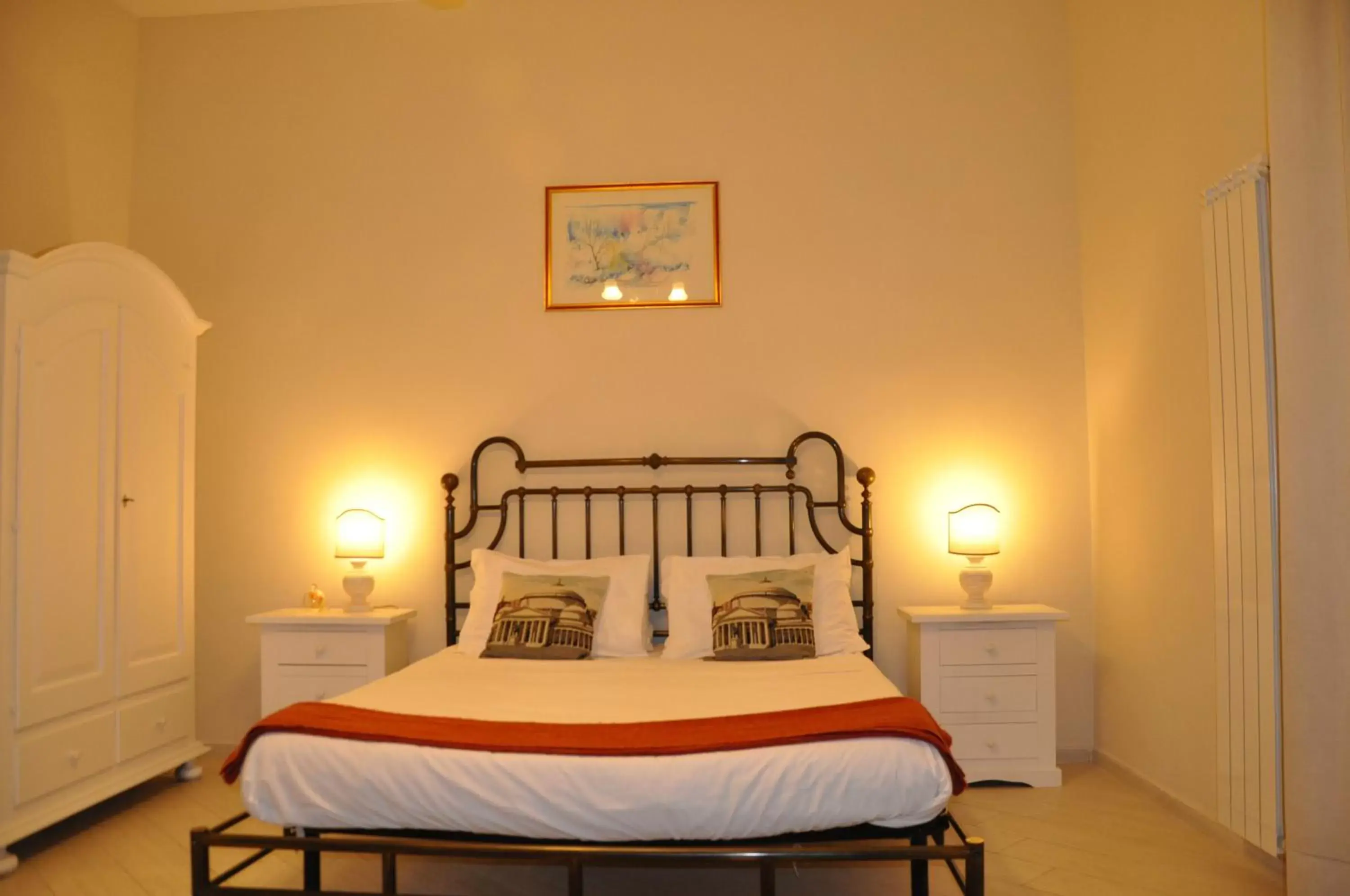 Bedroom, Bed in Domus Borbonica