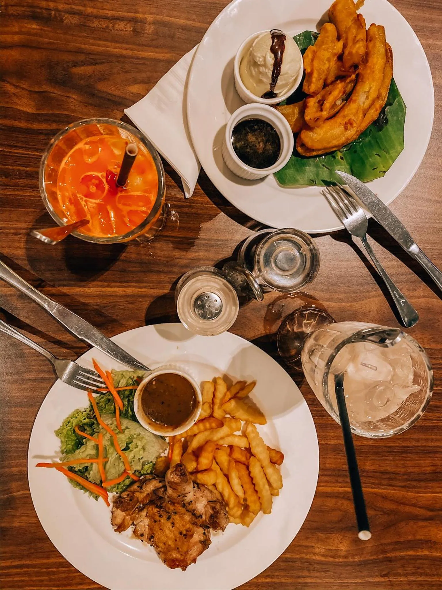 Restaurant/places to eat in Regalia Upper View Hotel