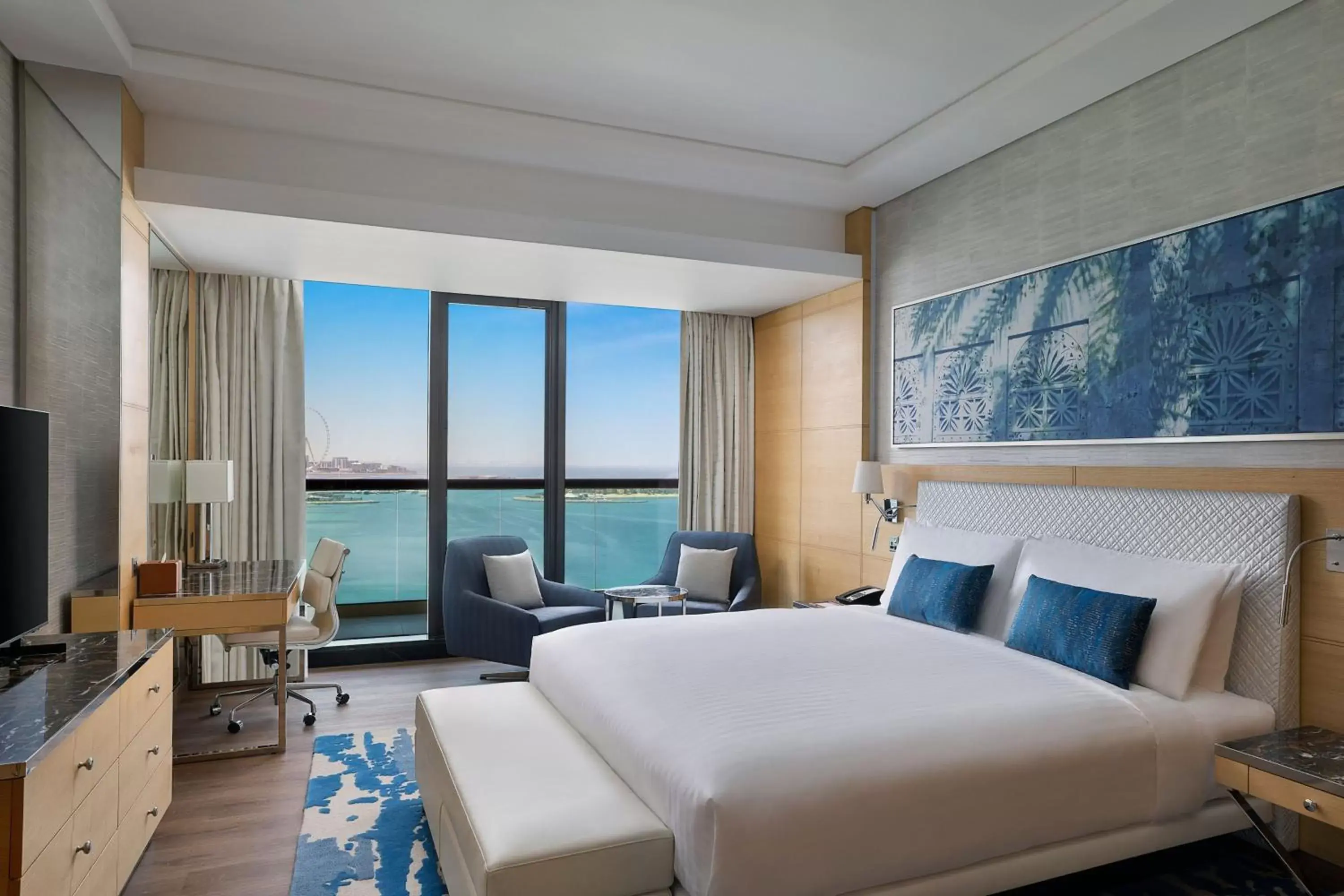 Photo of the whole room, Mountain View in Marriott Resort Palm Jumeirah, Dubai