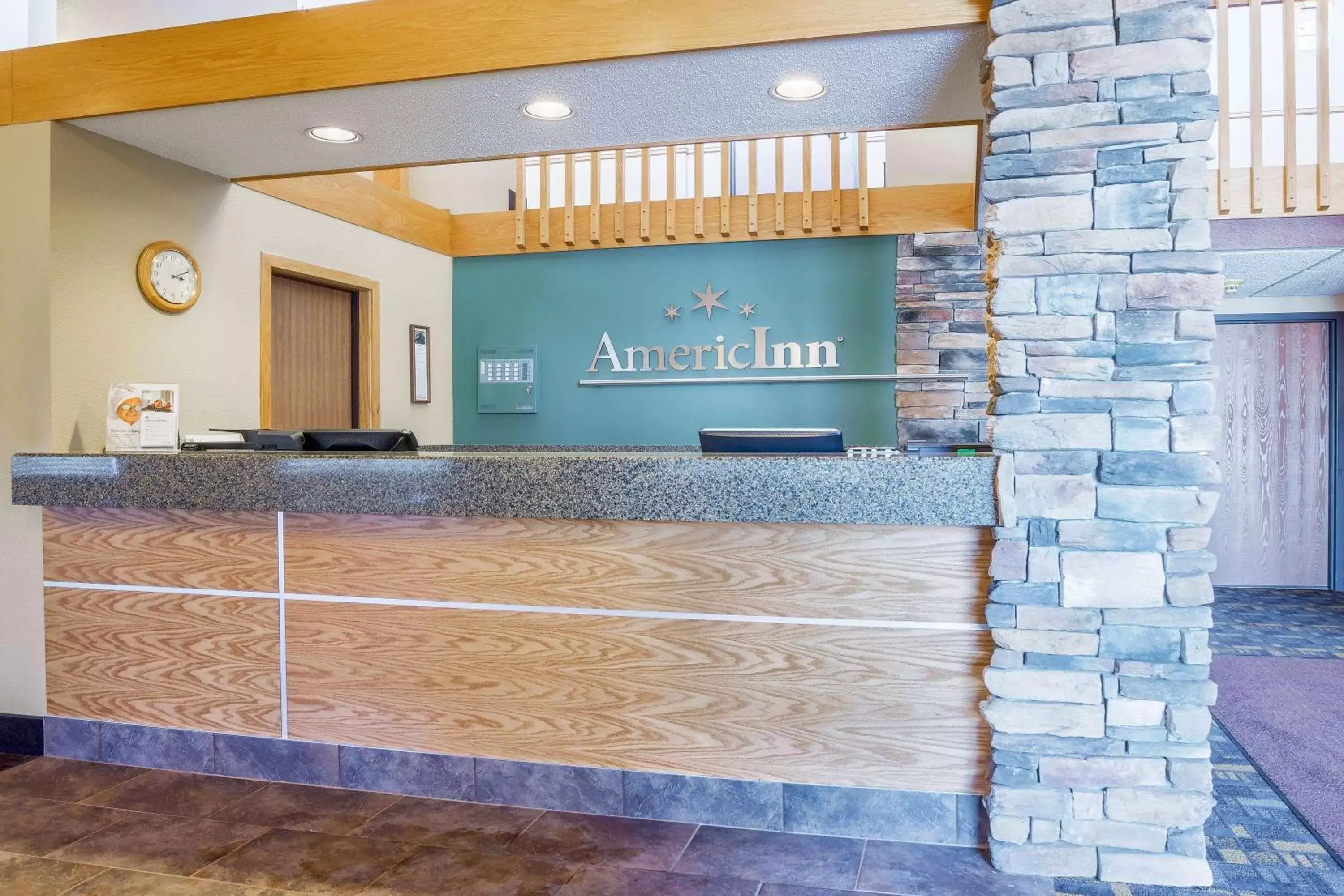 Lobby or reception in AmericInn by Wyndham Sioux Falls