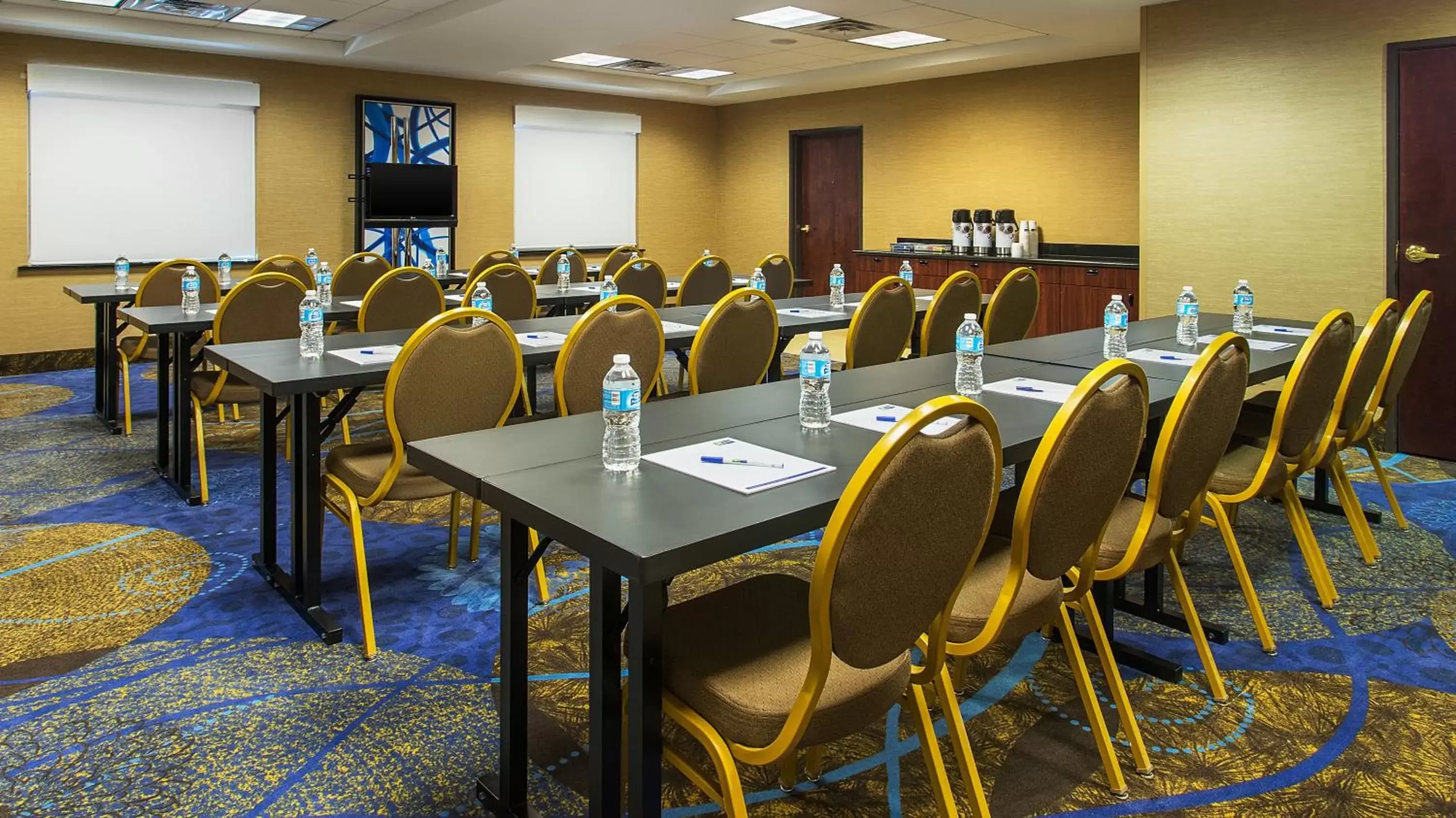 Meeting/conference room in Holiday Inn Express & Suites Midland Loop 250, an IHG Hotel