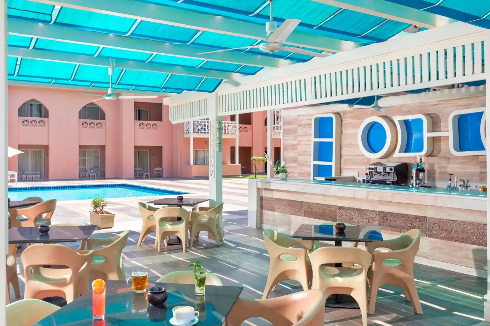 Lounge or bar in Pickalbatros Aqua Park Resort - Hurghada