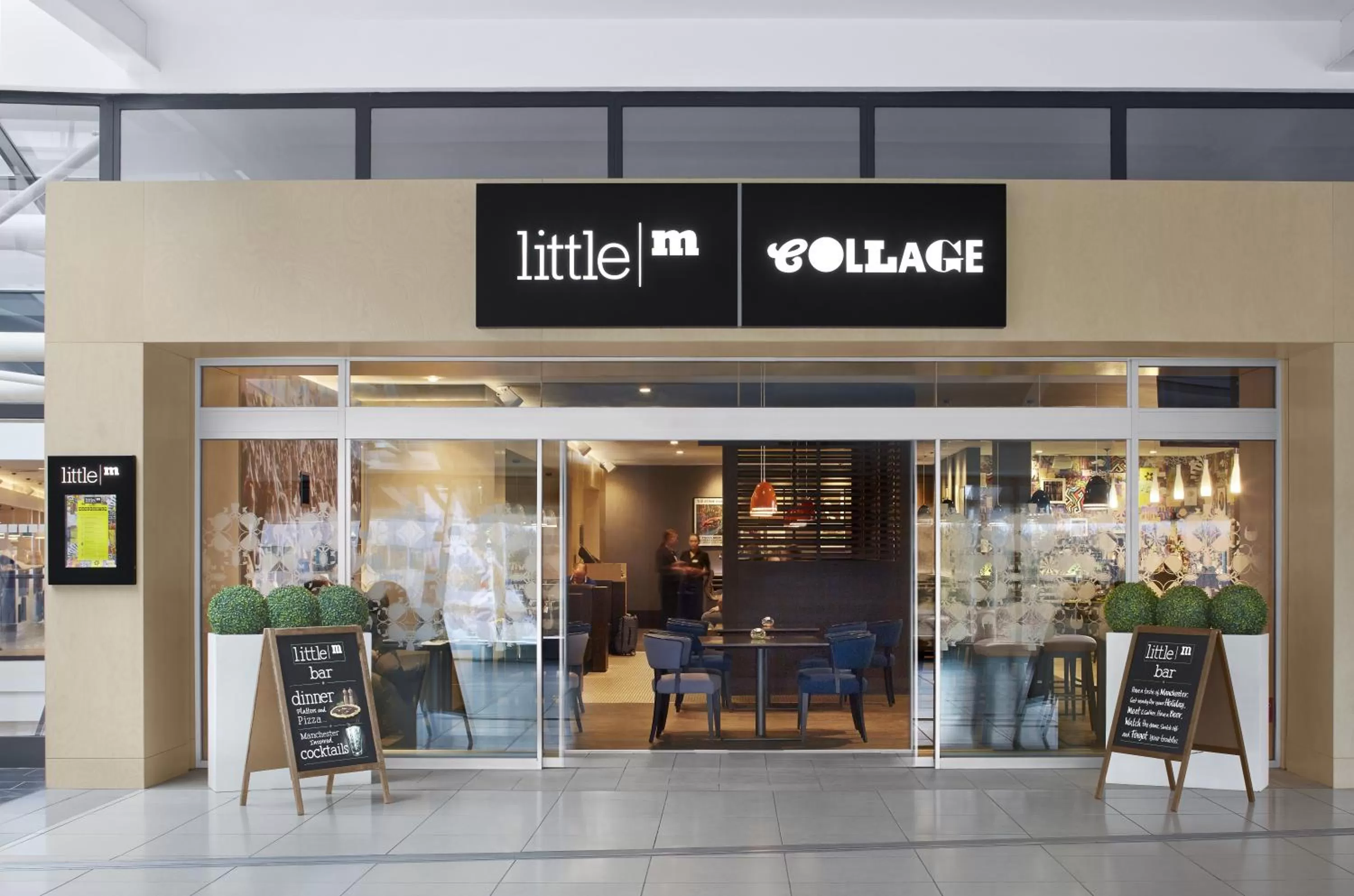 Lounge or bar in Radisson Blu Manchester Airport