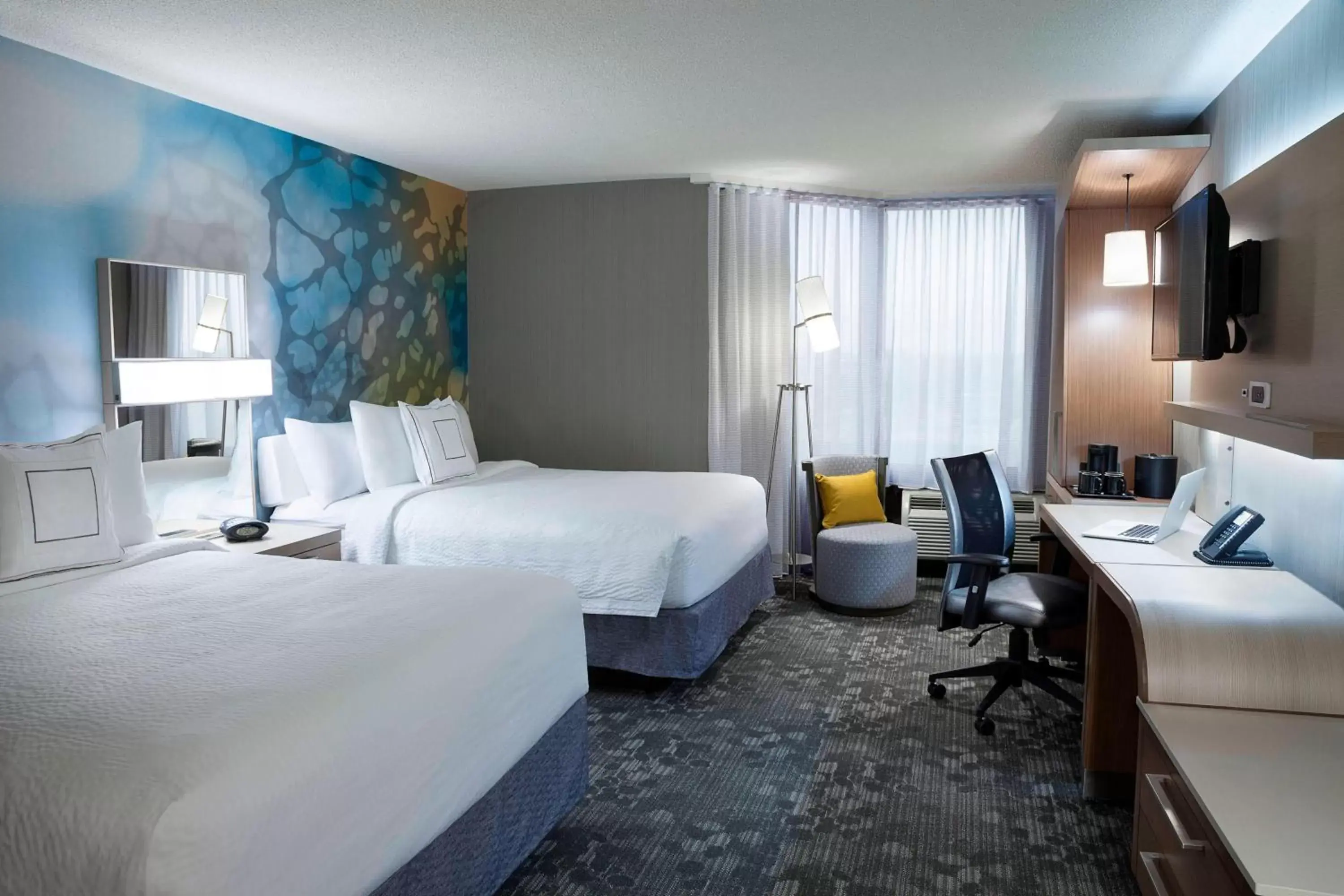 Photo of the whole room, Bed in Courtyard by Marriott Toronto Northeast/Markham