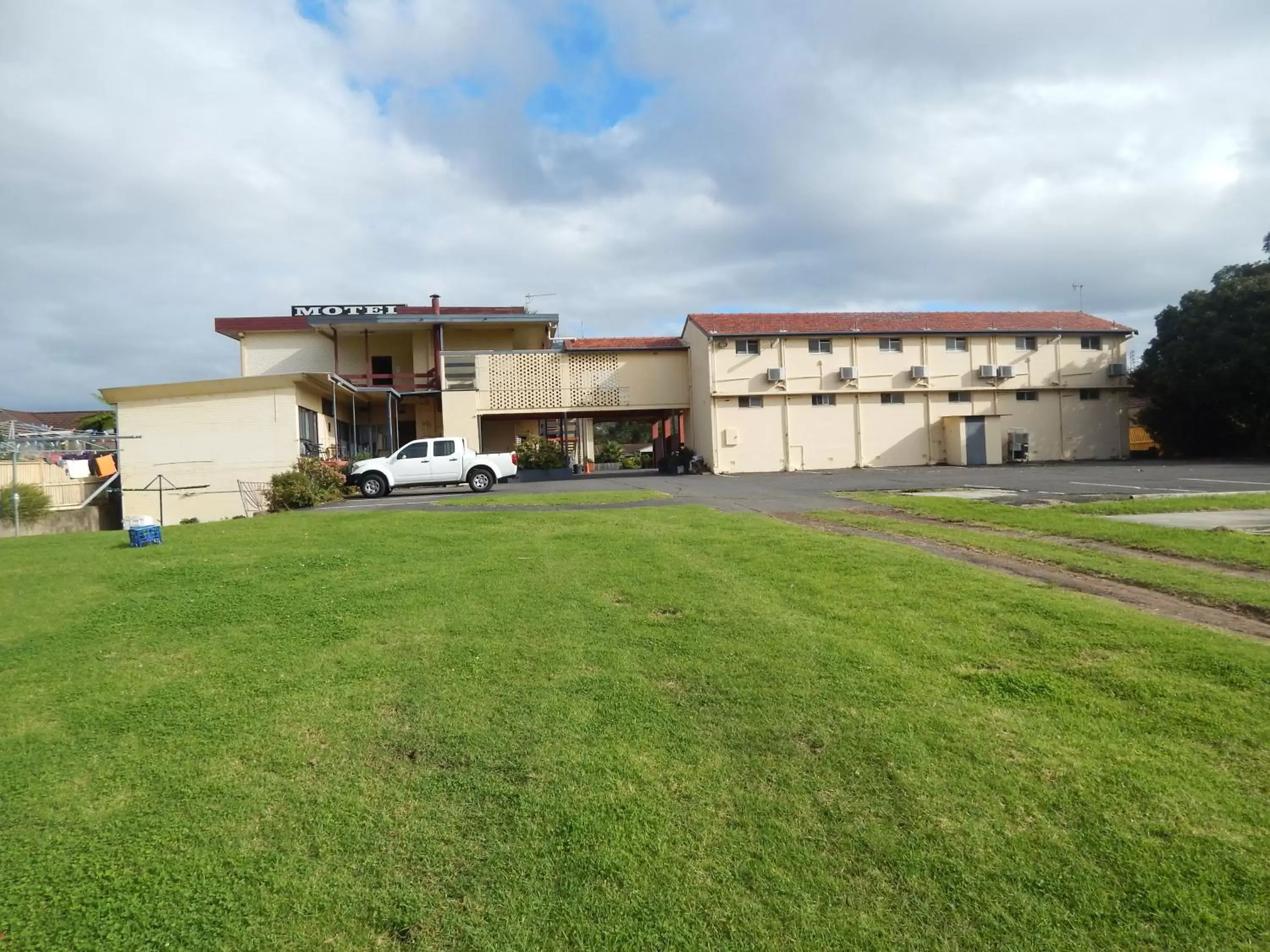 Property building in Nowra Motor Inn Property building in Nowra Motor Inn