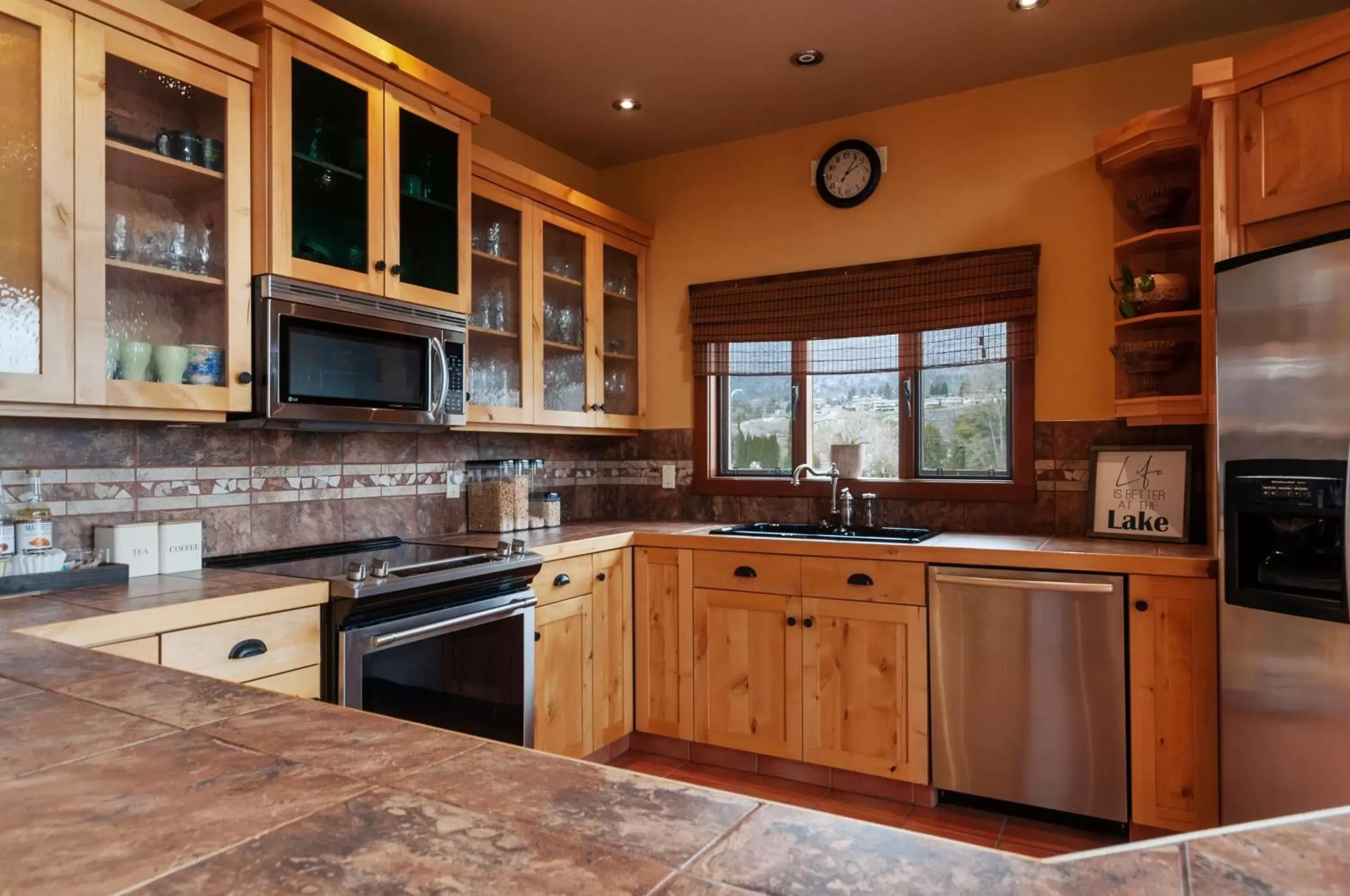 Kitchen/Kitchenette in Casa Grande Inn & Suites