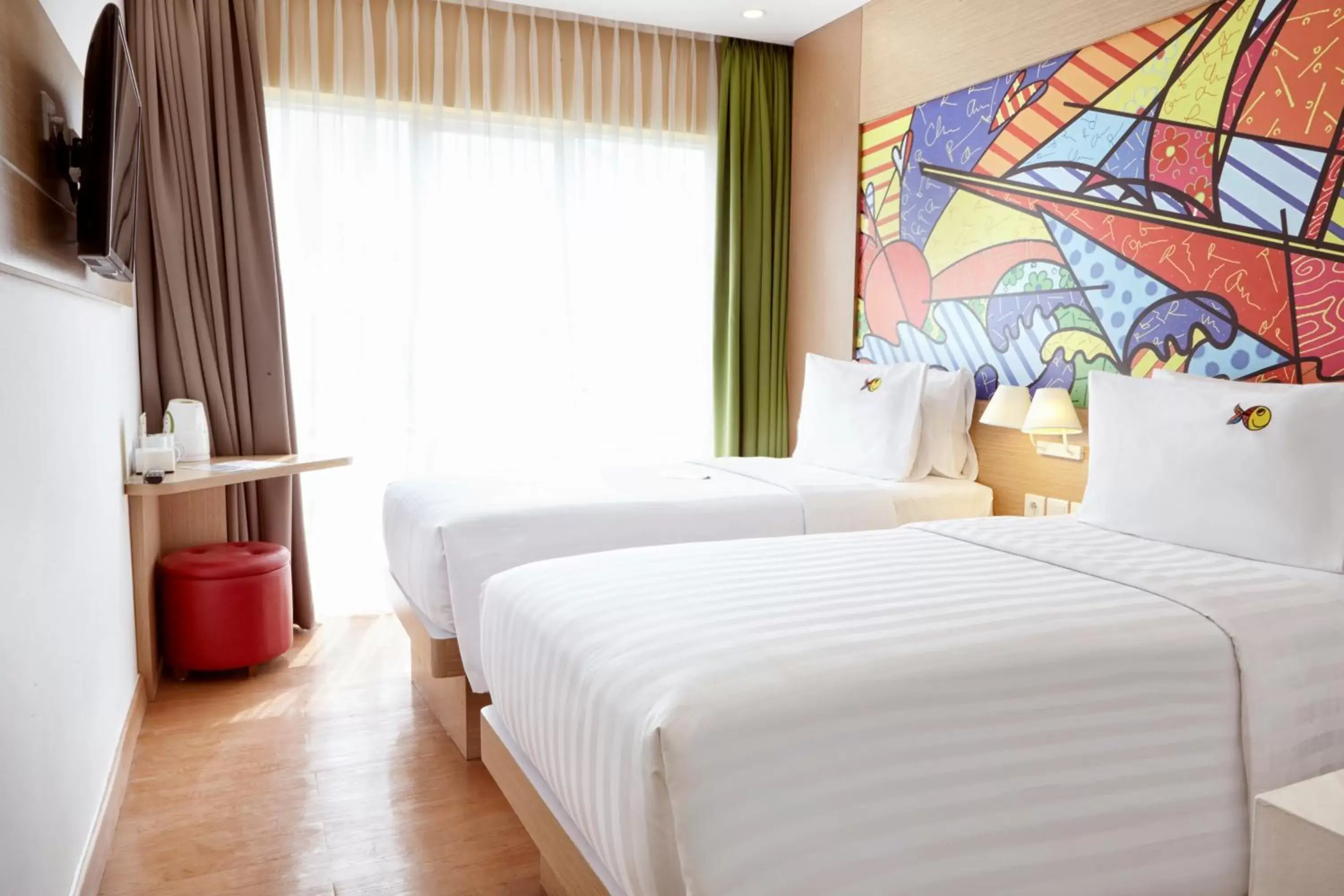 View (from property/room), Bed in MaxOneHotels at Resort Makassar