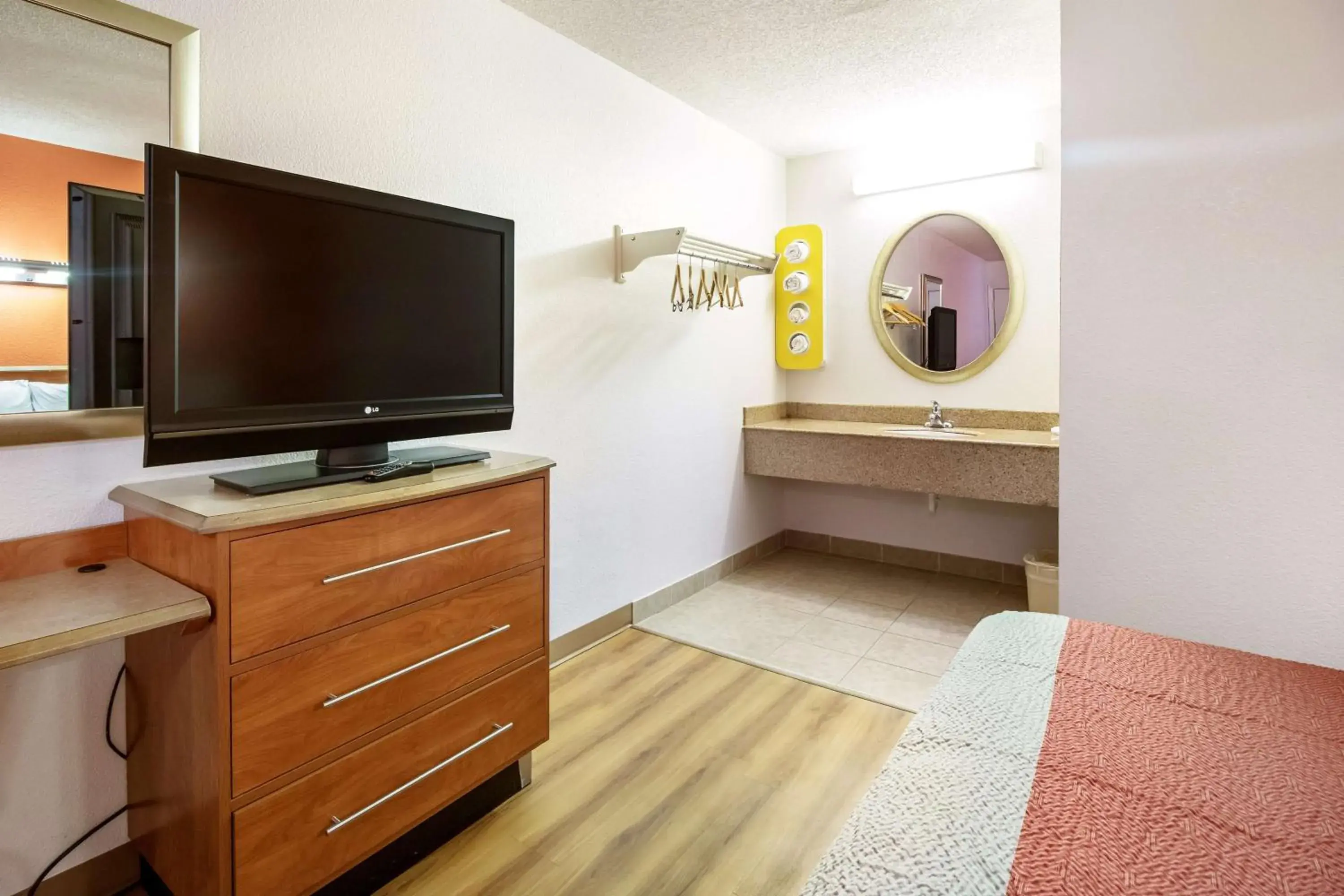 TV and multimedia, TV/Entertainment Center in Motel 6-Dayton, OH - Englewood