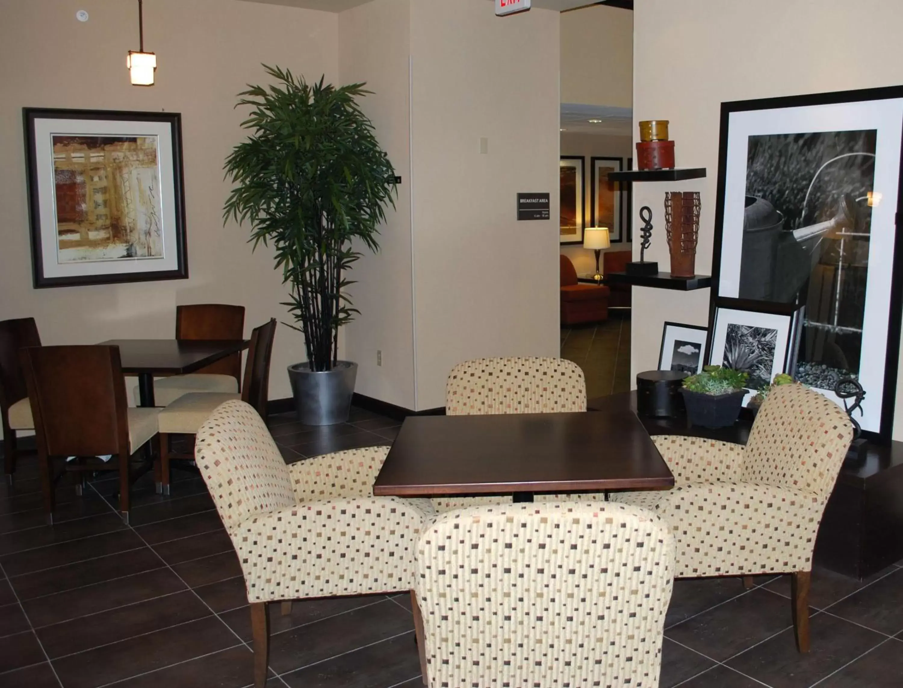 Dining area, Seating Area in Hampton Inn & Suites Phoenix/Gilbert