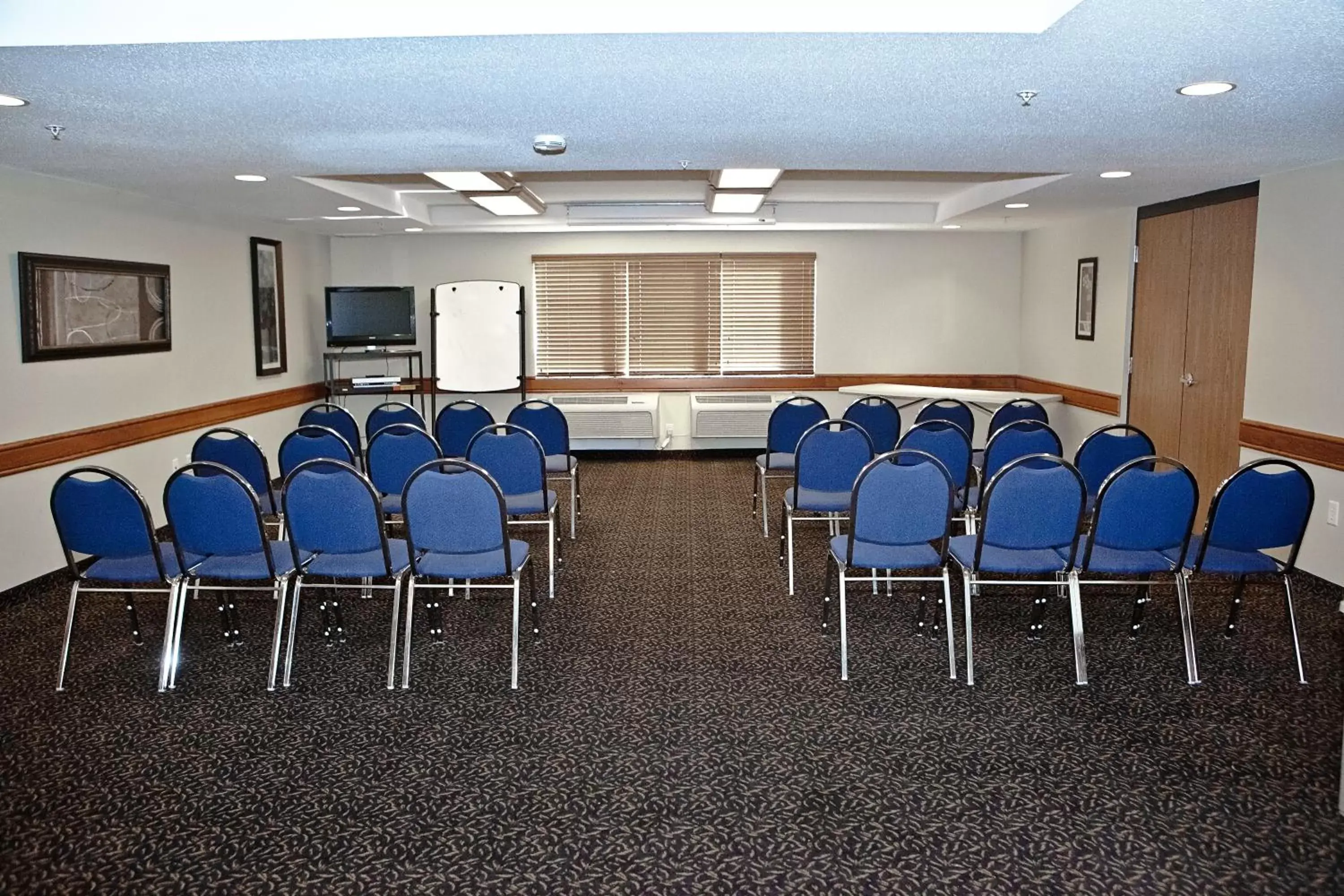 Business facilities in AmericInn by Wyndham Lincoln South