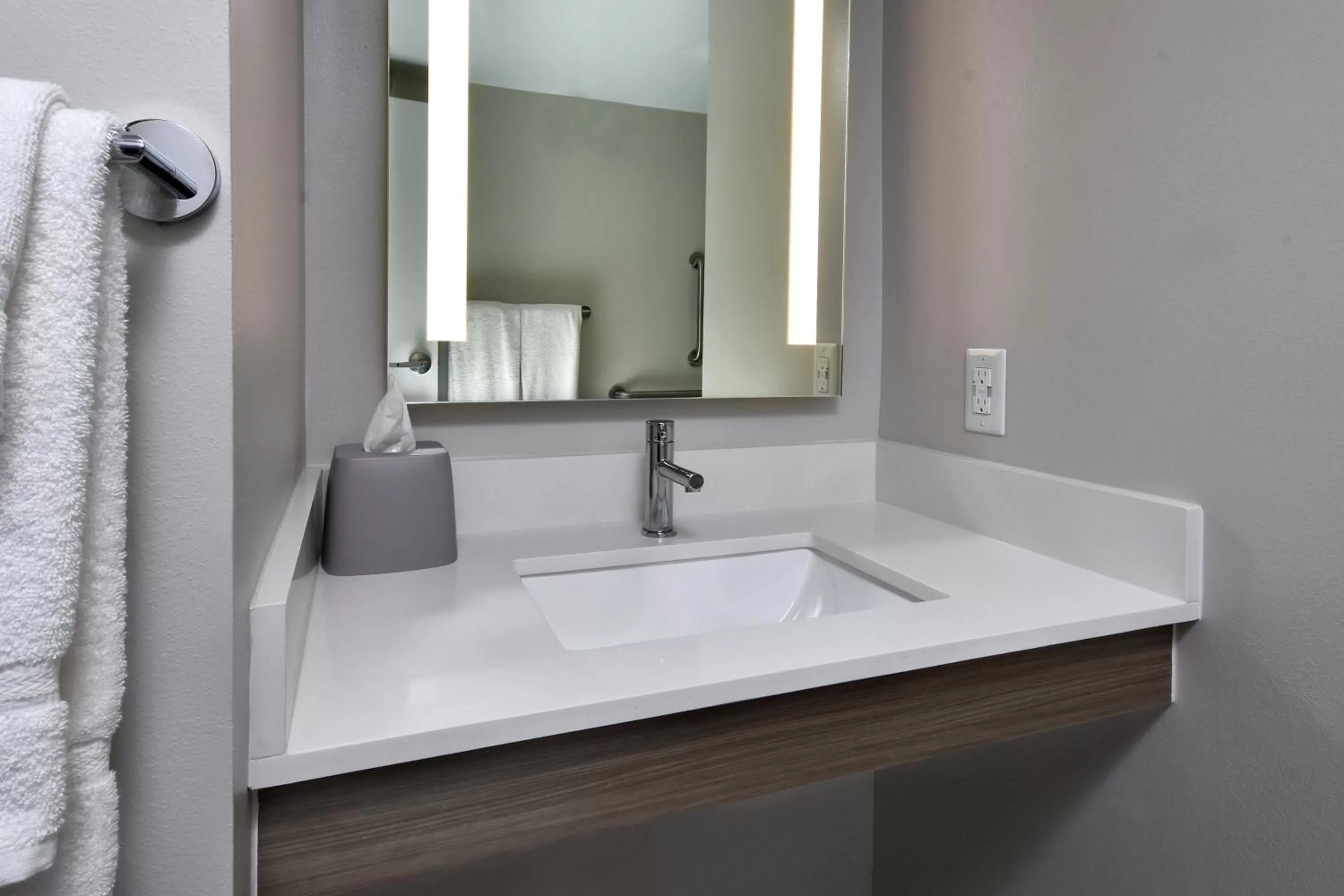 Photo of the whole room in Holiday Inn Express Richmond I-64 Short Pump Area by IHG