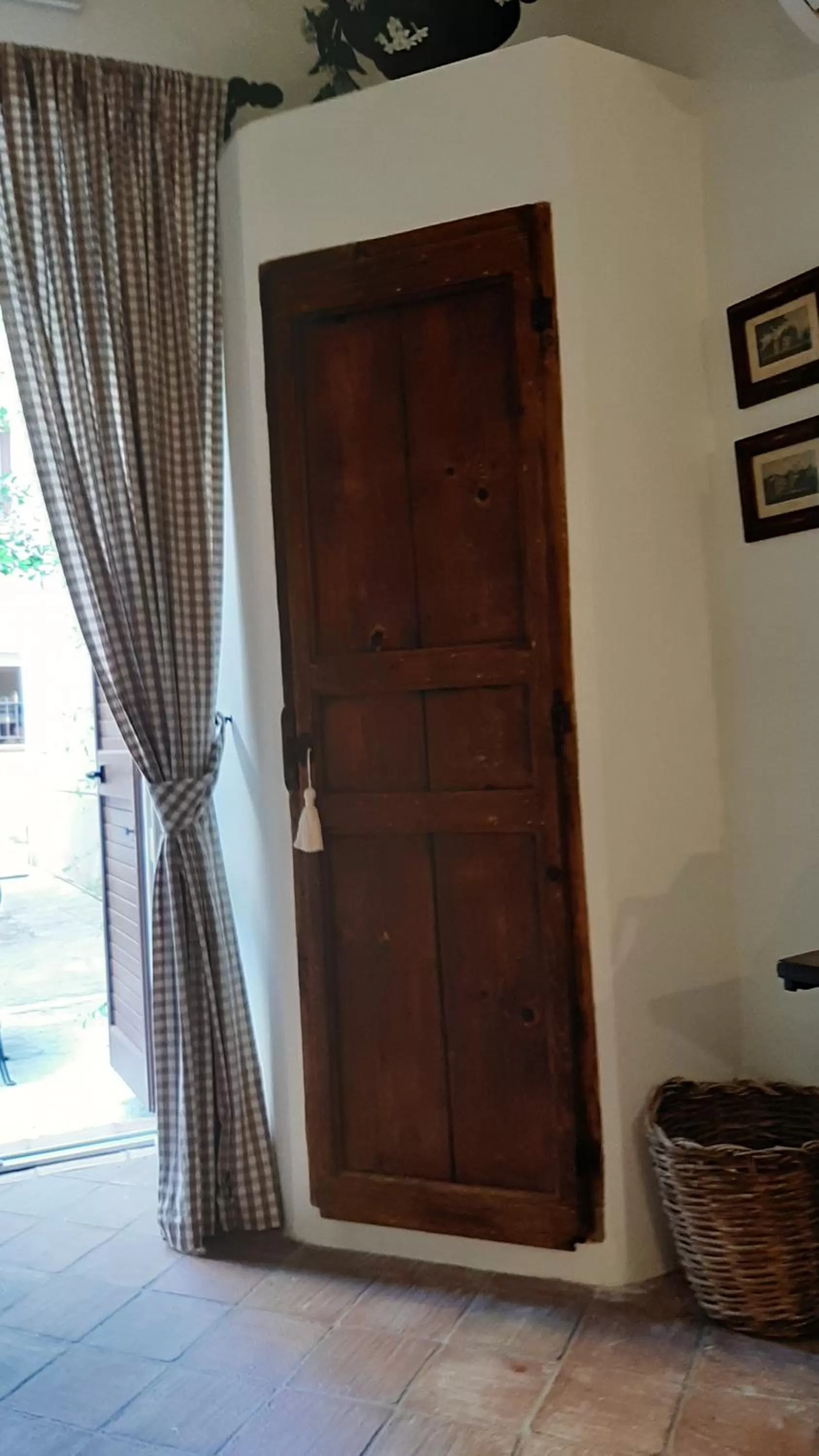 wardrobe in B&B del Giglio