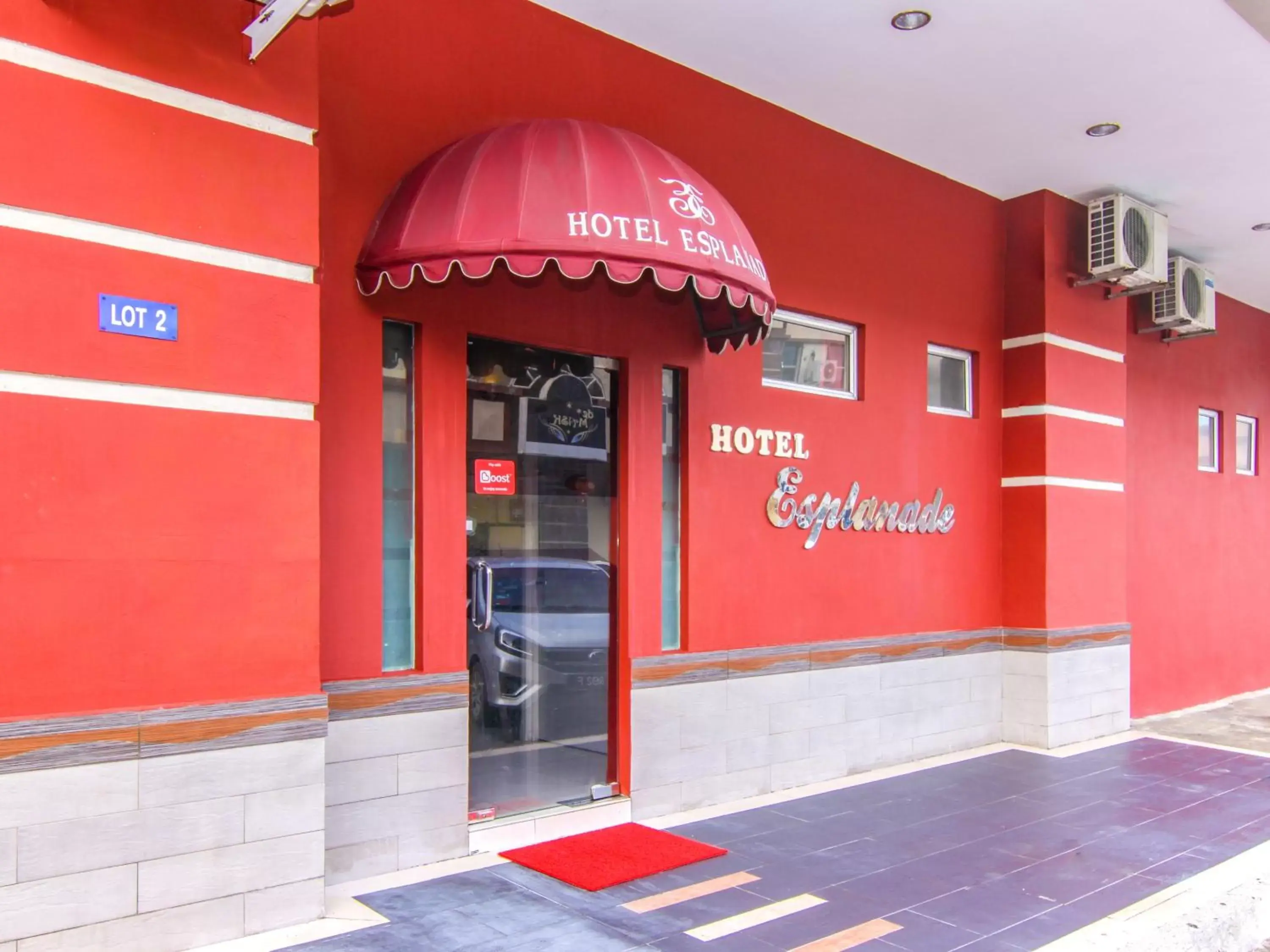 Facade/entrance in Super OYO 43930 Hotel Esplanade
