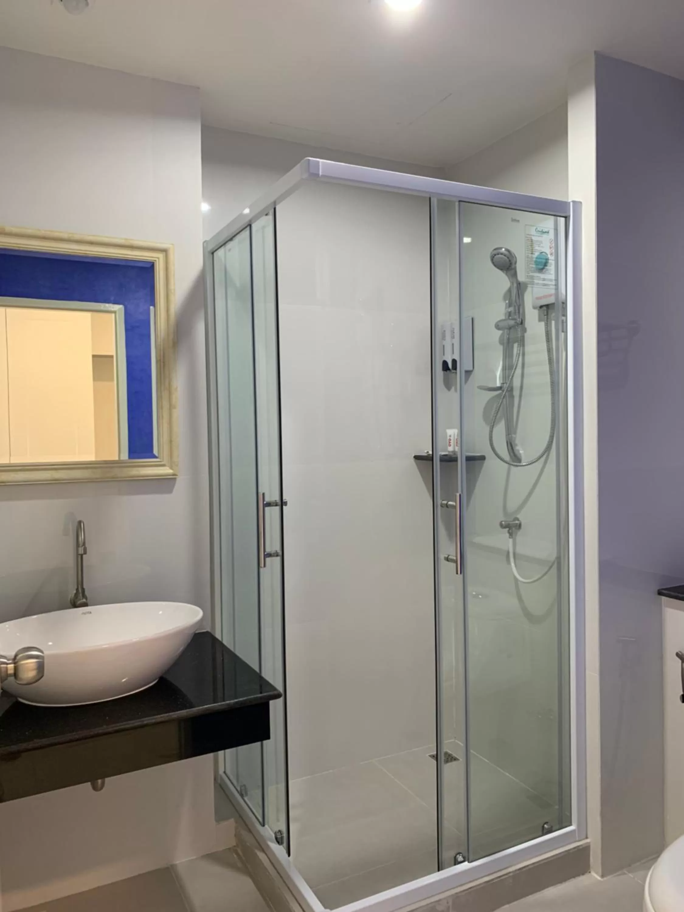 Bathroom in Icare Residence & Hotel