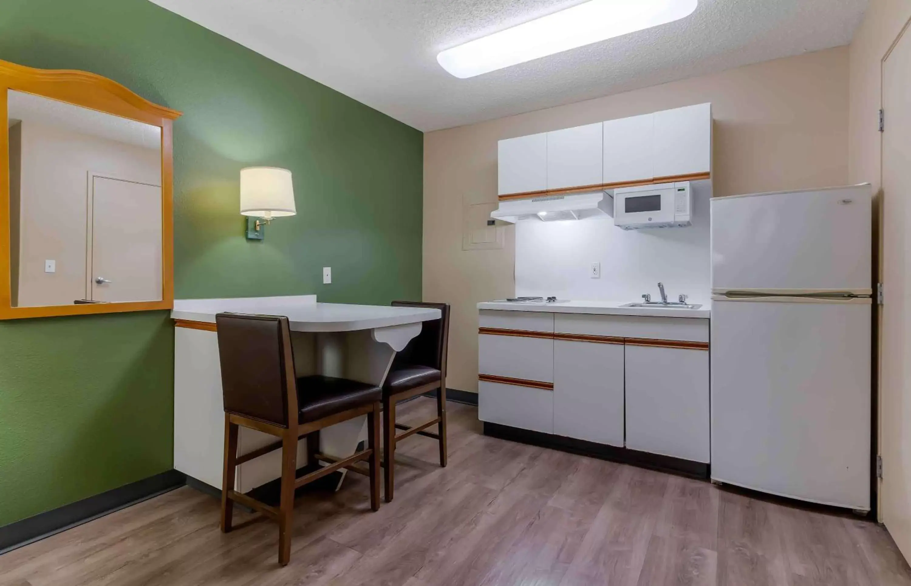 Bedroom, Kitchen/Kitchenette in Extended Stay America Suites - San Ramon - Bishop Ranch - West