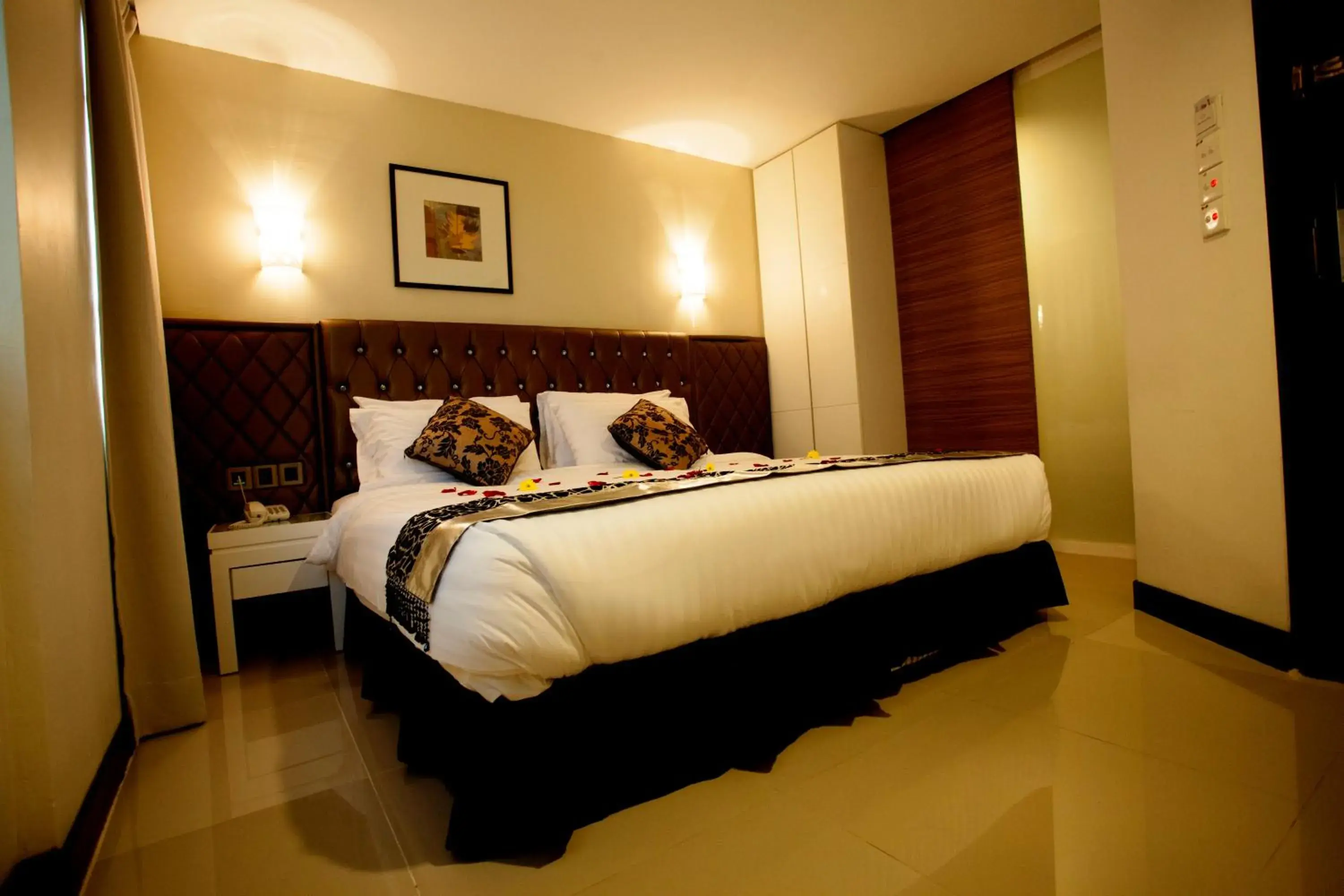 Photo of the whole room, Bed in Mangga Boutique Hotel