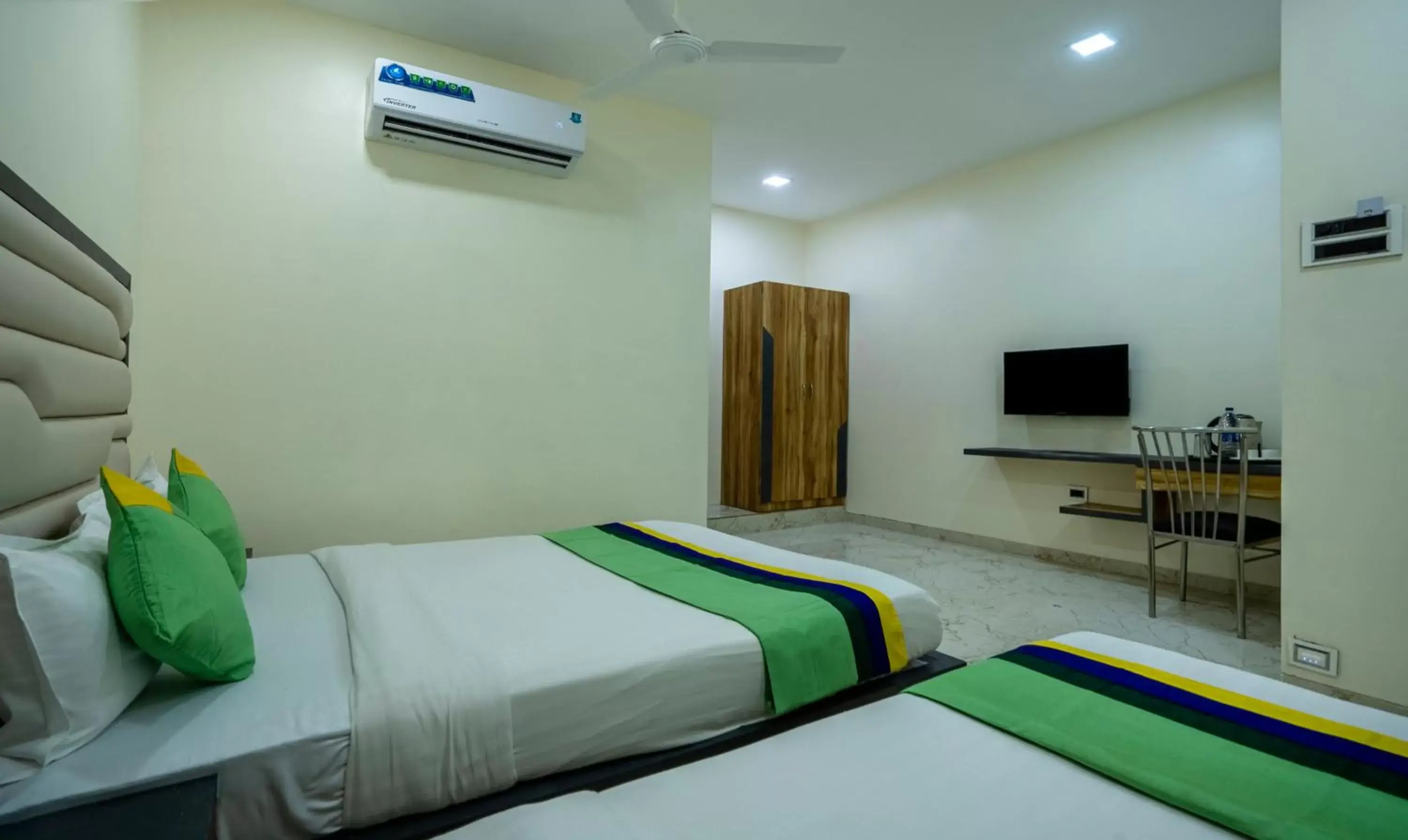 Bed in Treebo Zaid International Powai Bed in Treebo Zaid International Powai