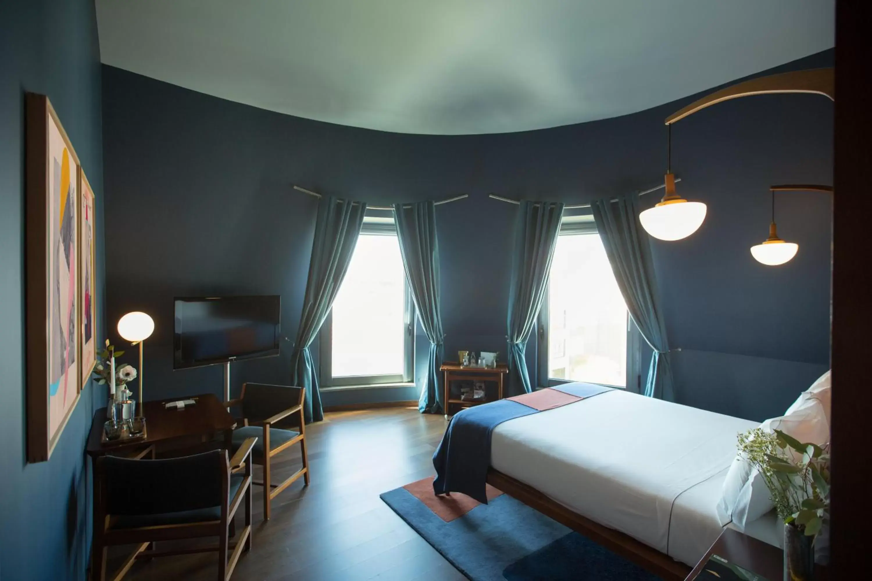 Bed in The Vintage Hotel & Spa Lisbon