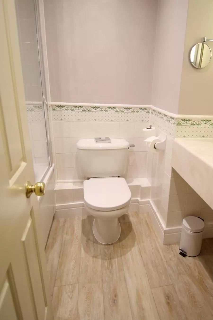 Bathroom in Mercure Gloucester Bowden Hall Hotel