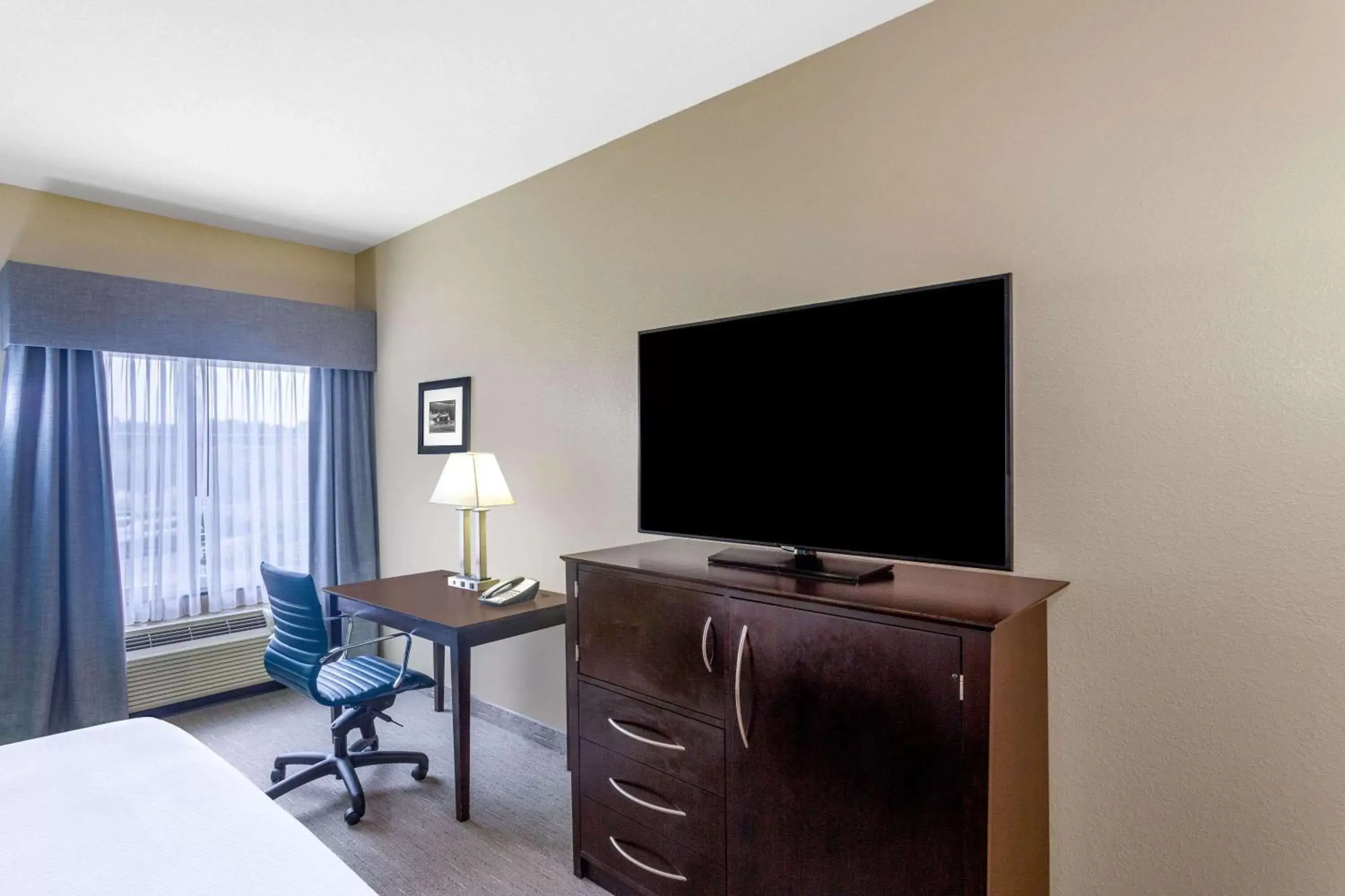 Photo of the whole room, Bed in La Quinta by Wyndham Sebring Photo of the whole room, Bed in La Quinta by Wyndham Sebring