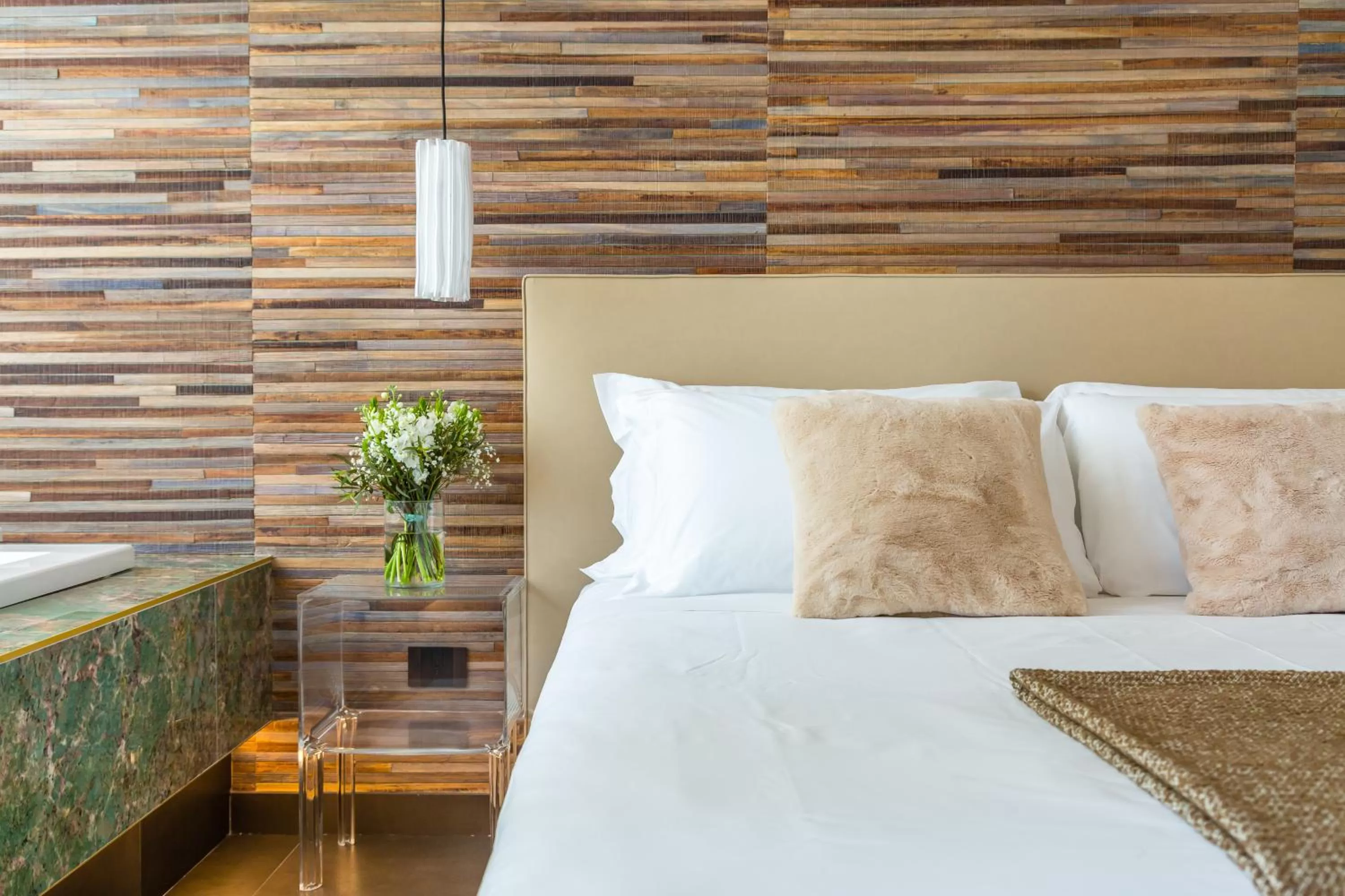 Bed in Dei Martiri Suite