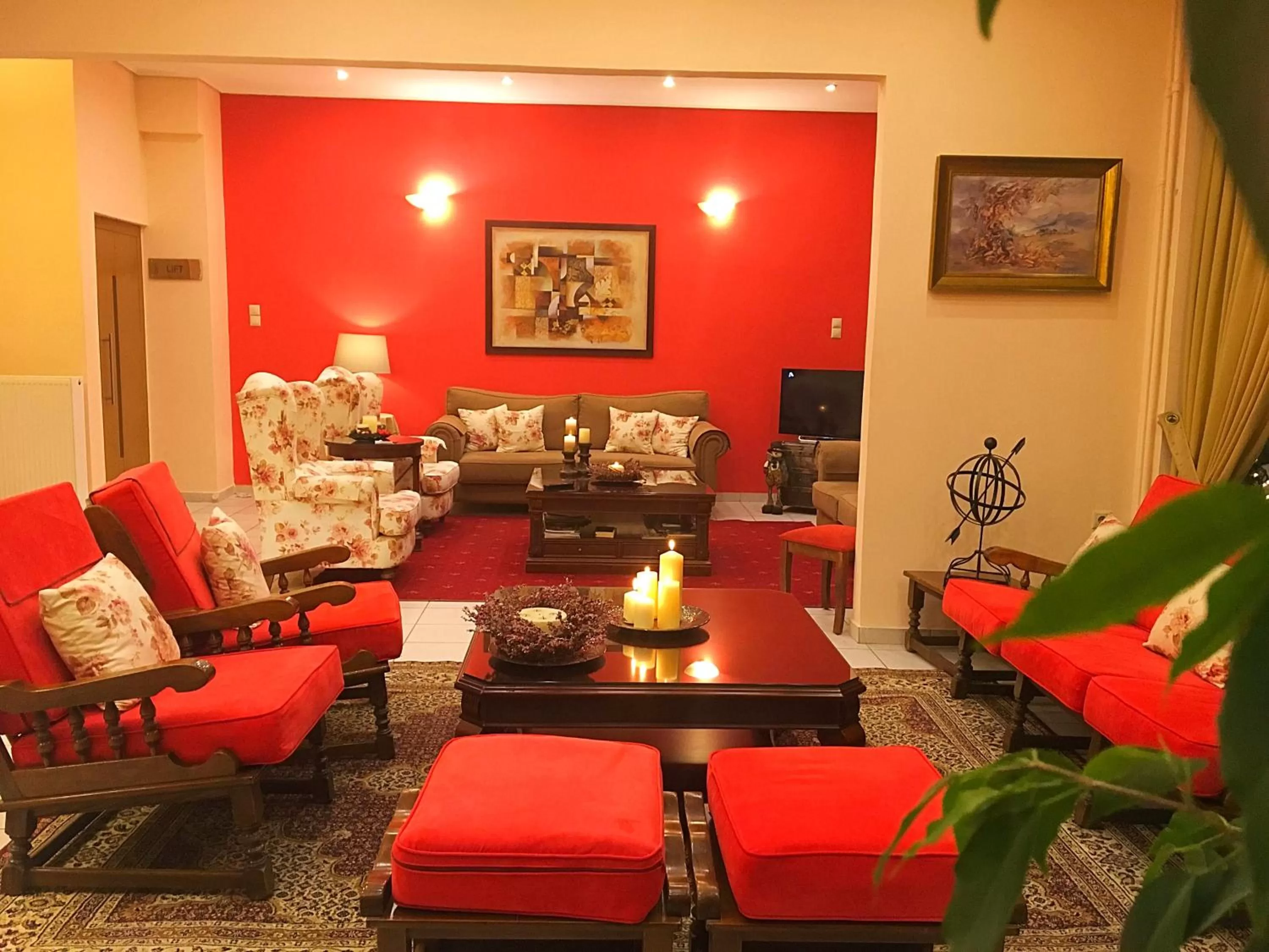 Communal lounge/ TV room in Pan Hotel