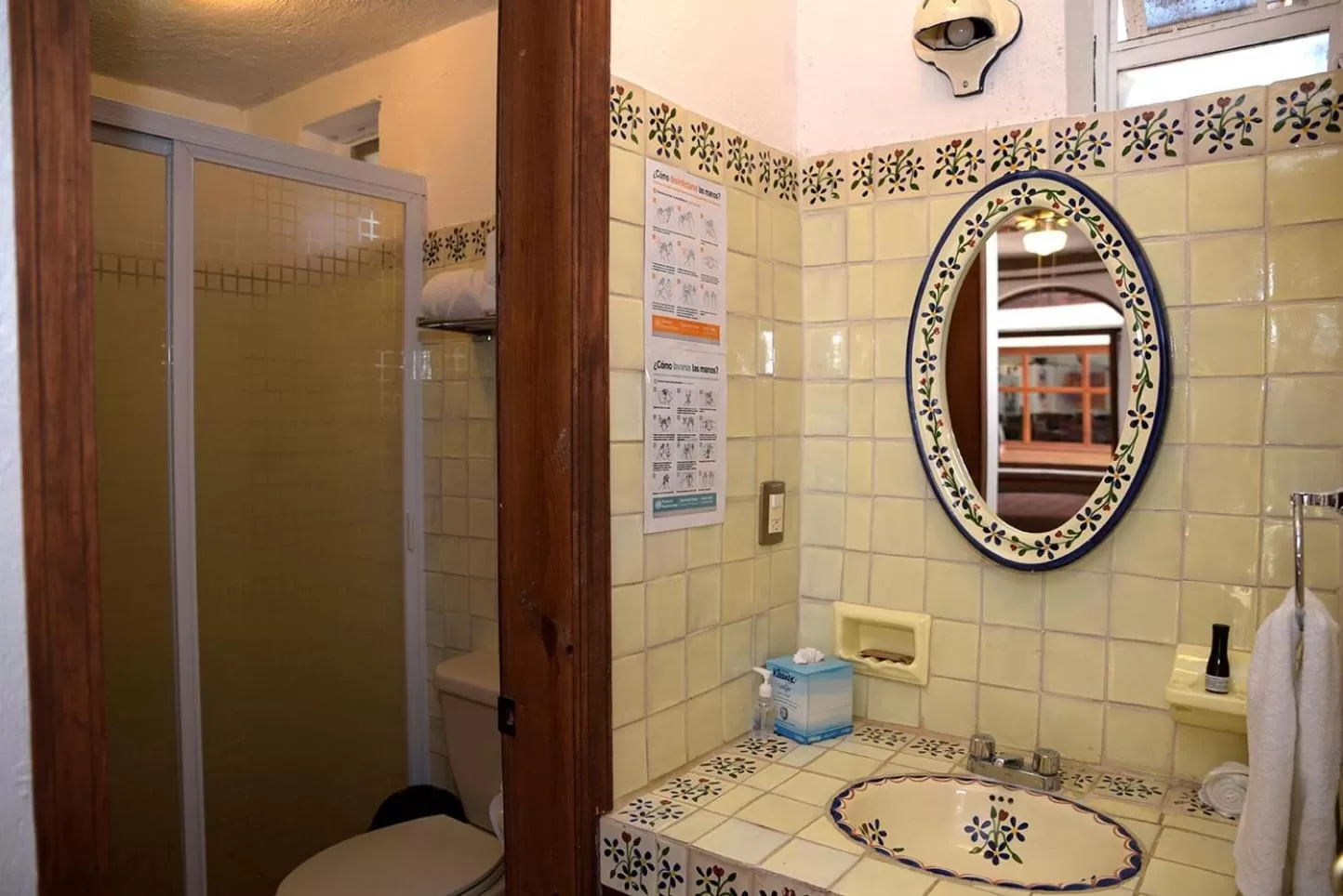 Toilet in Hotel Hacienda Ventana del Cielo