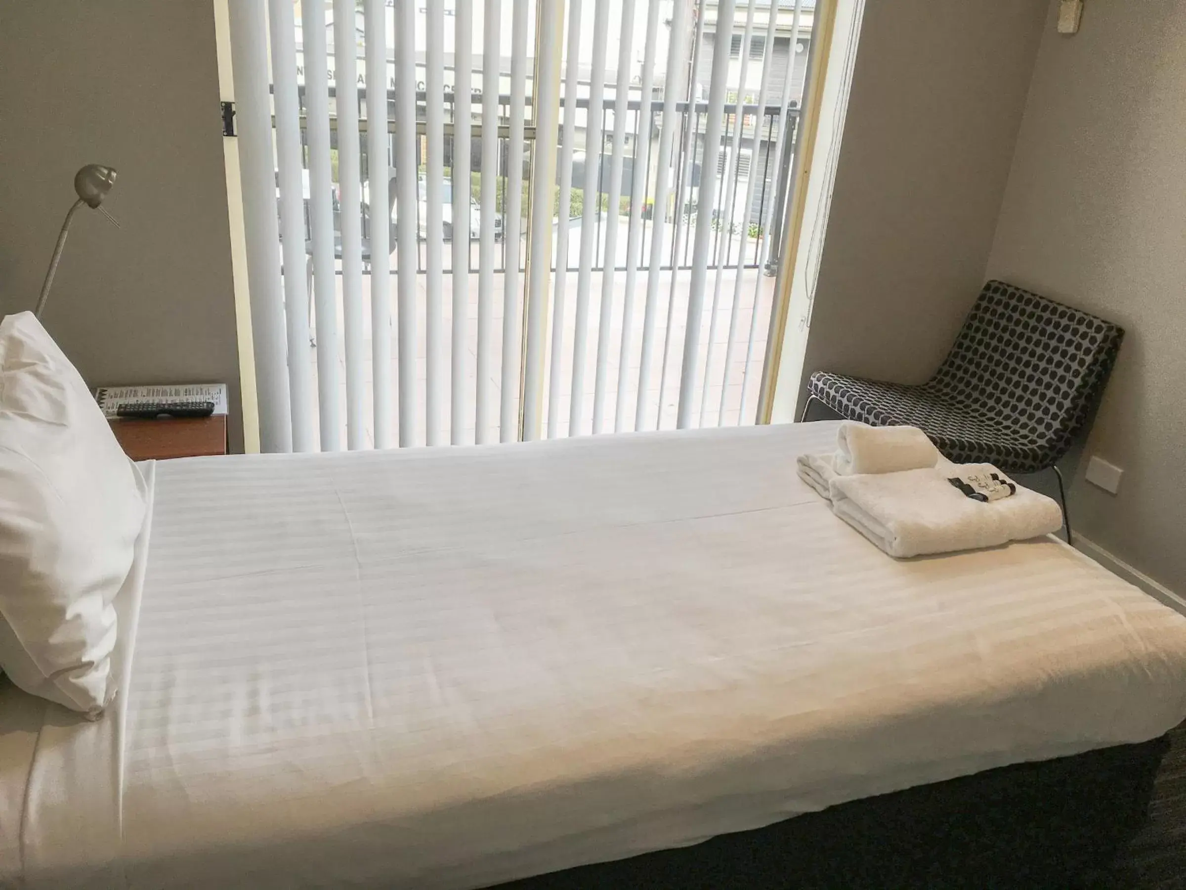 Single Room with Shared Bathroom in The Premier Hotel Broadmeadow Single Room with Shared Bathroom in The Premier Hotel Broadmeadow