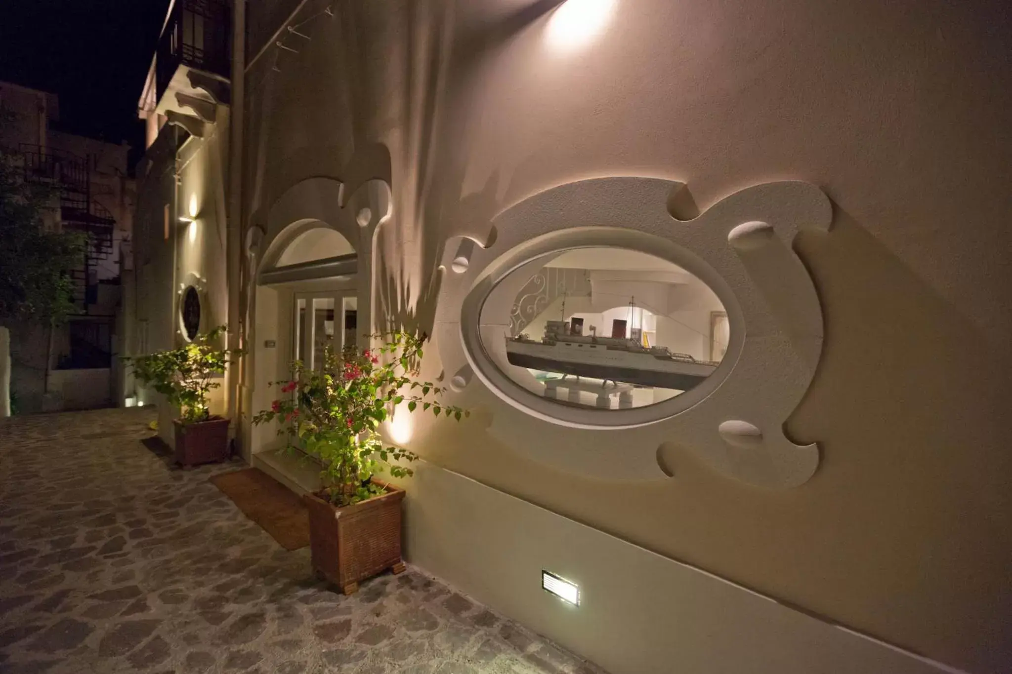 Facade/entrance in La Settima Luna Hotel