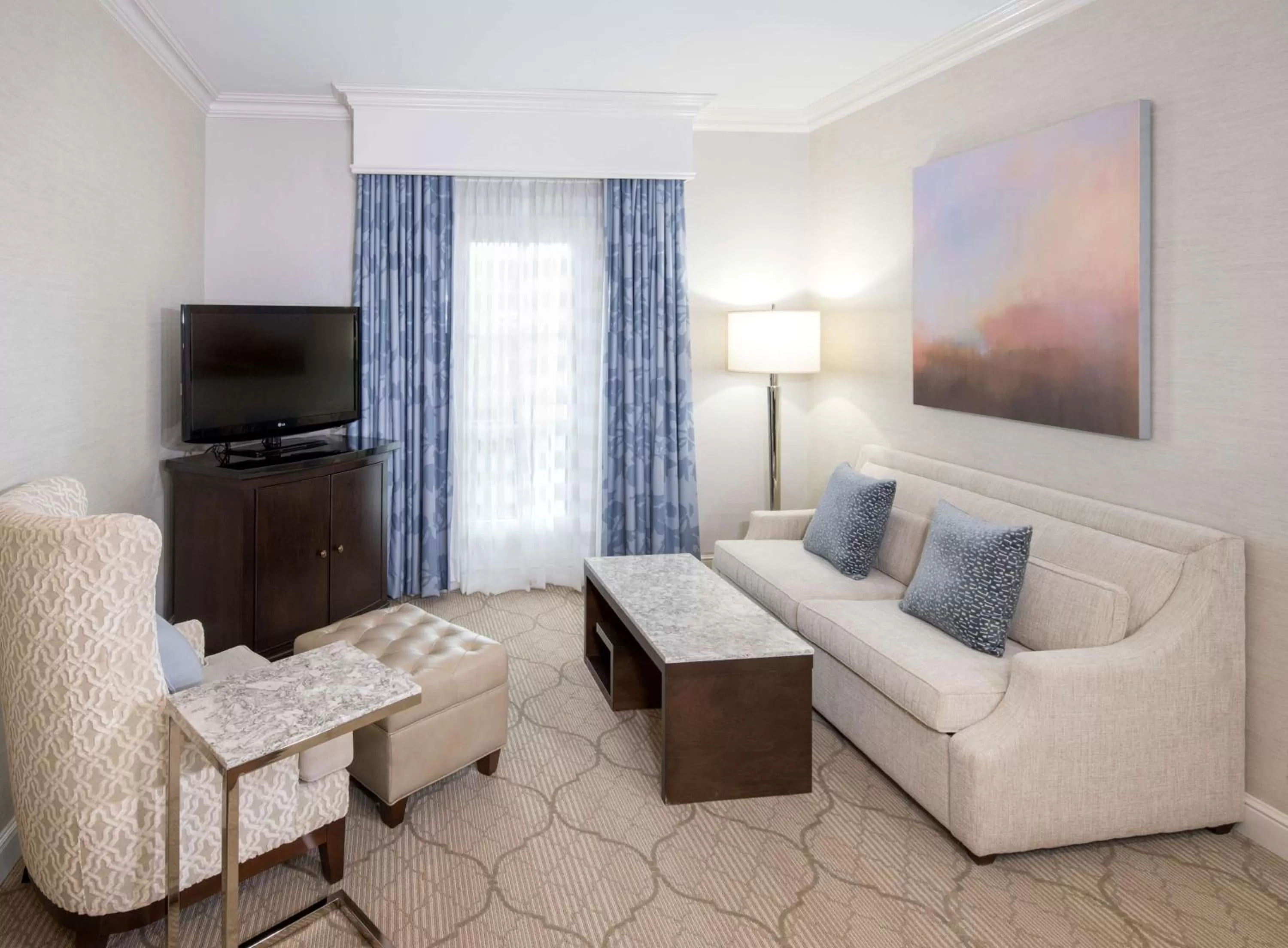 Bedroom in Hampton Inn & Suites South Park at Phillips Place