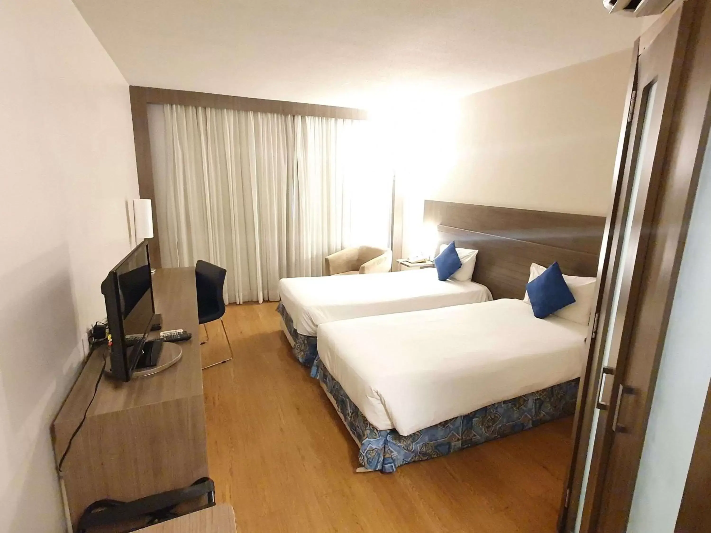 Bedroom, Bed in Novotel Manaus