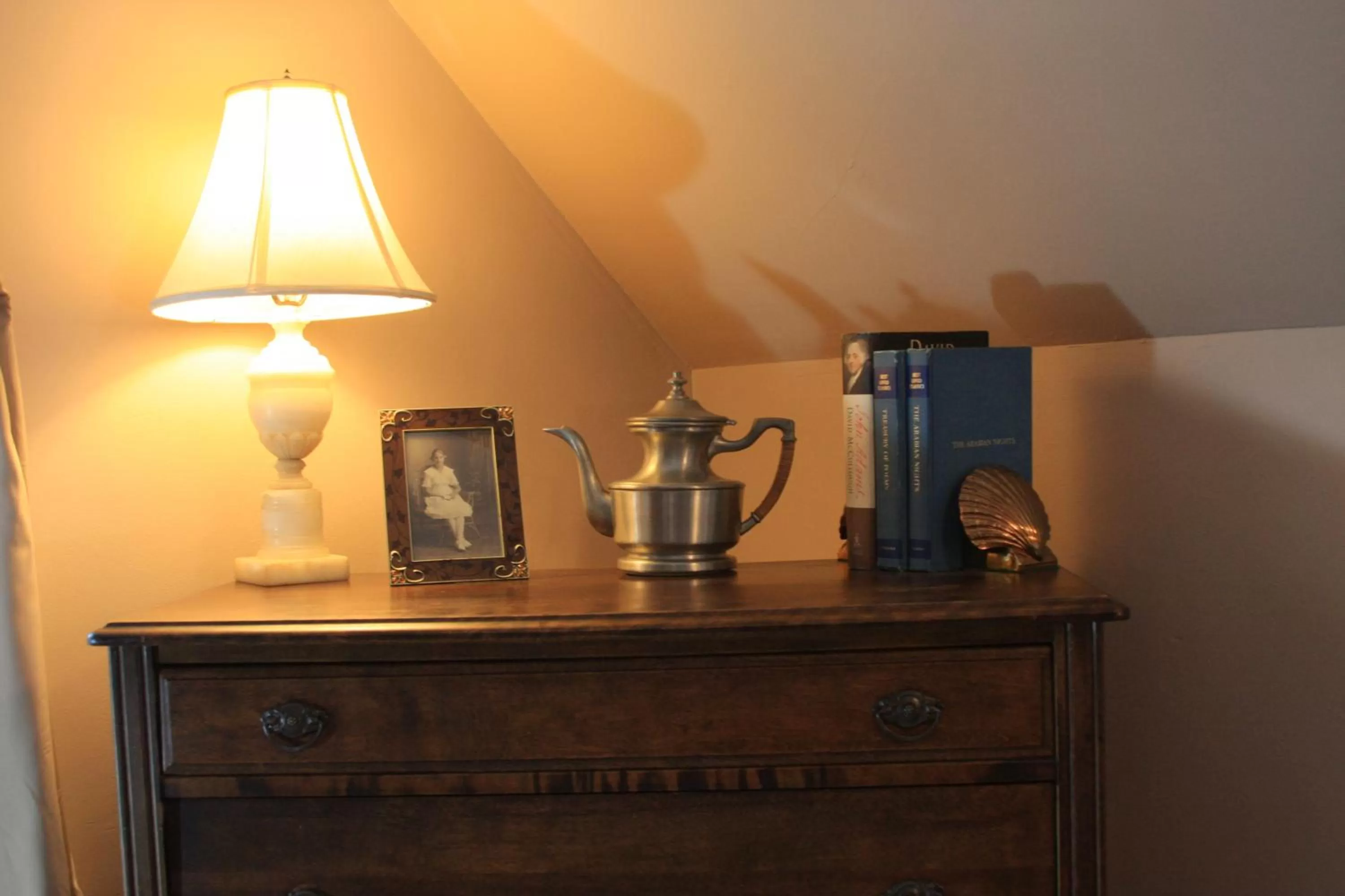 Decorative detail in Follansbee Inn