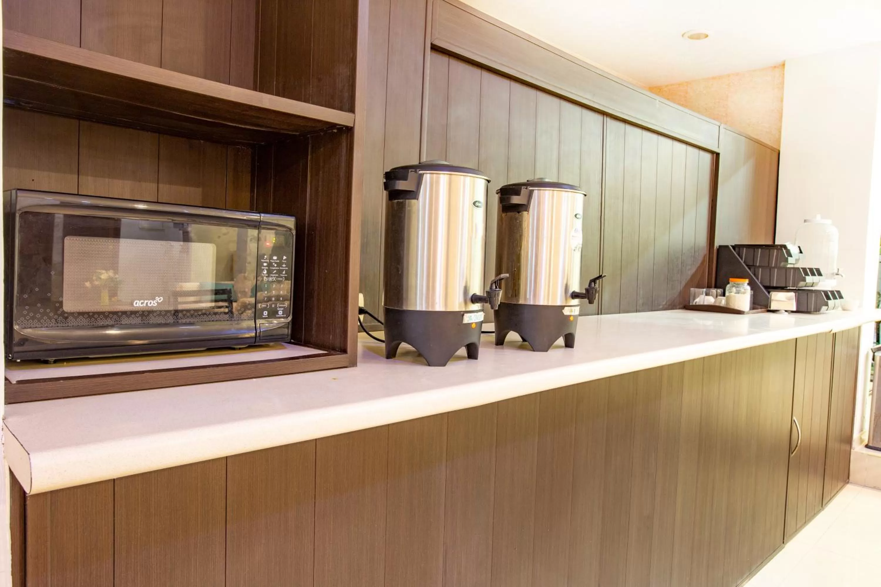 Coffee/tea facilities, Kitchen/Kitchenette in Caribe Princess