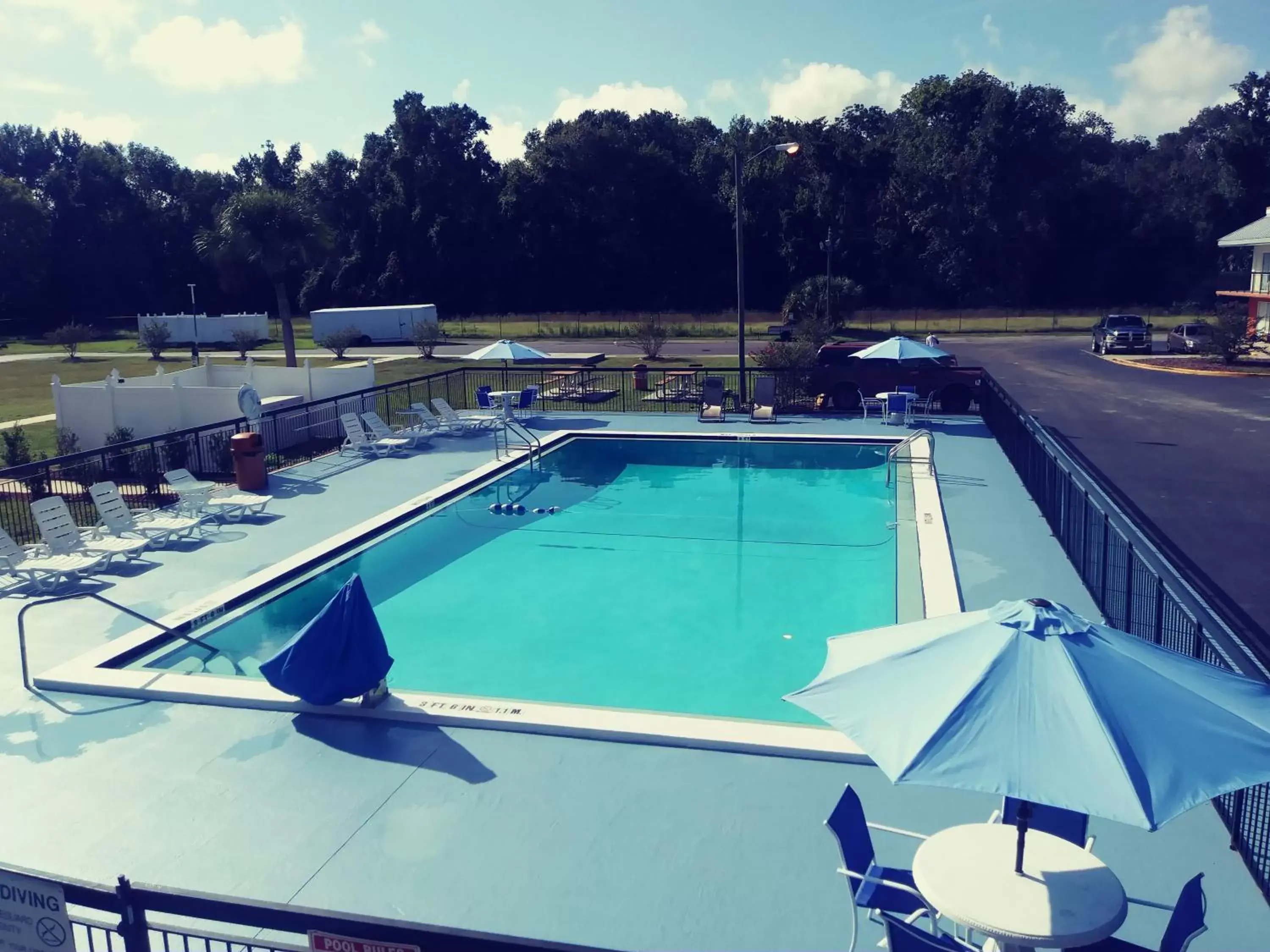 Property building in Days Inn by Wyndham Wildwood I-75 Property building in Days Inn by Wyndham Wildwood I-75