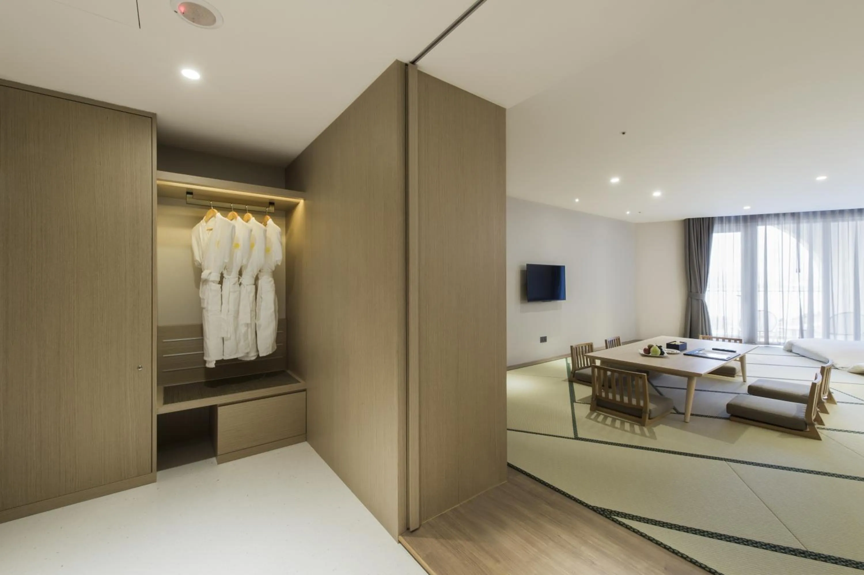 Facade/entrance, Bed in Golden Tulip FAB Hotel New Taipei