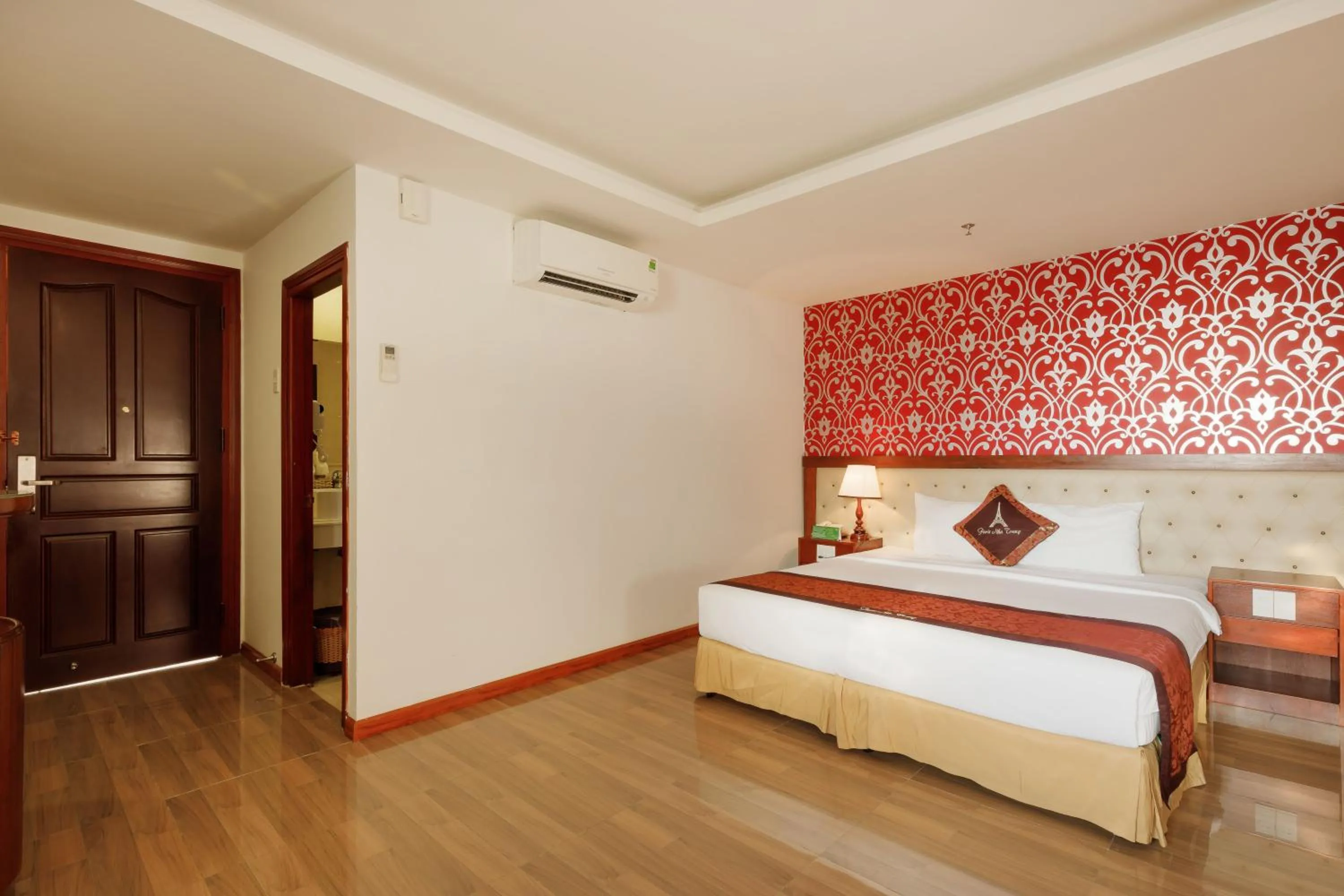 Bed in Paris Luxury Hotel & Apartment Nha Trang