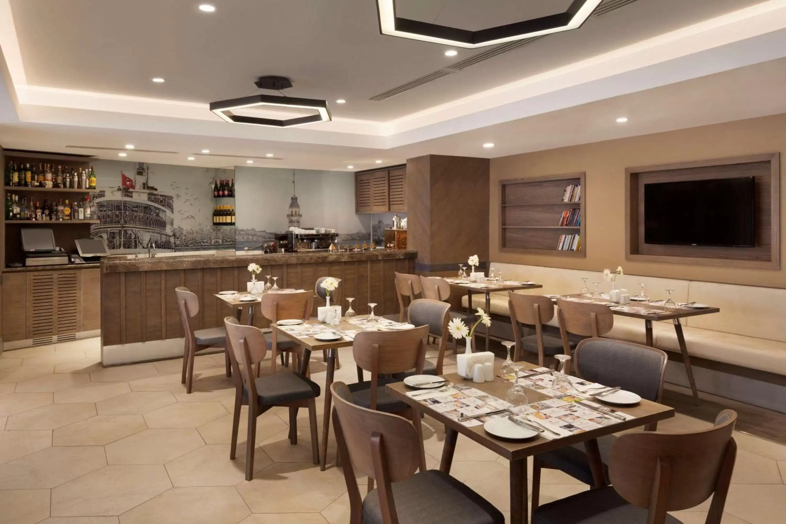 Restaurant/Places to Eat in Ramada by Wyndham Istanbul Old City