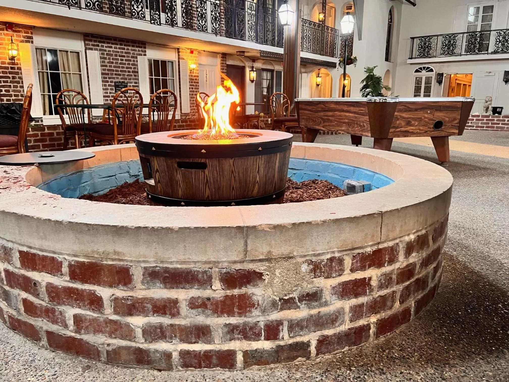 flat iron, Swimming Pool in Howard Johnson by Wyndham Burlington