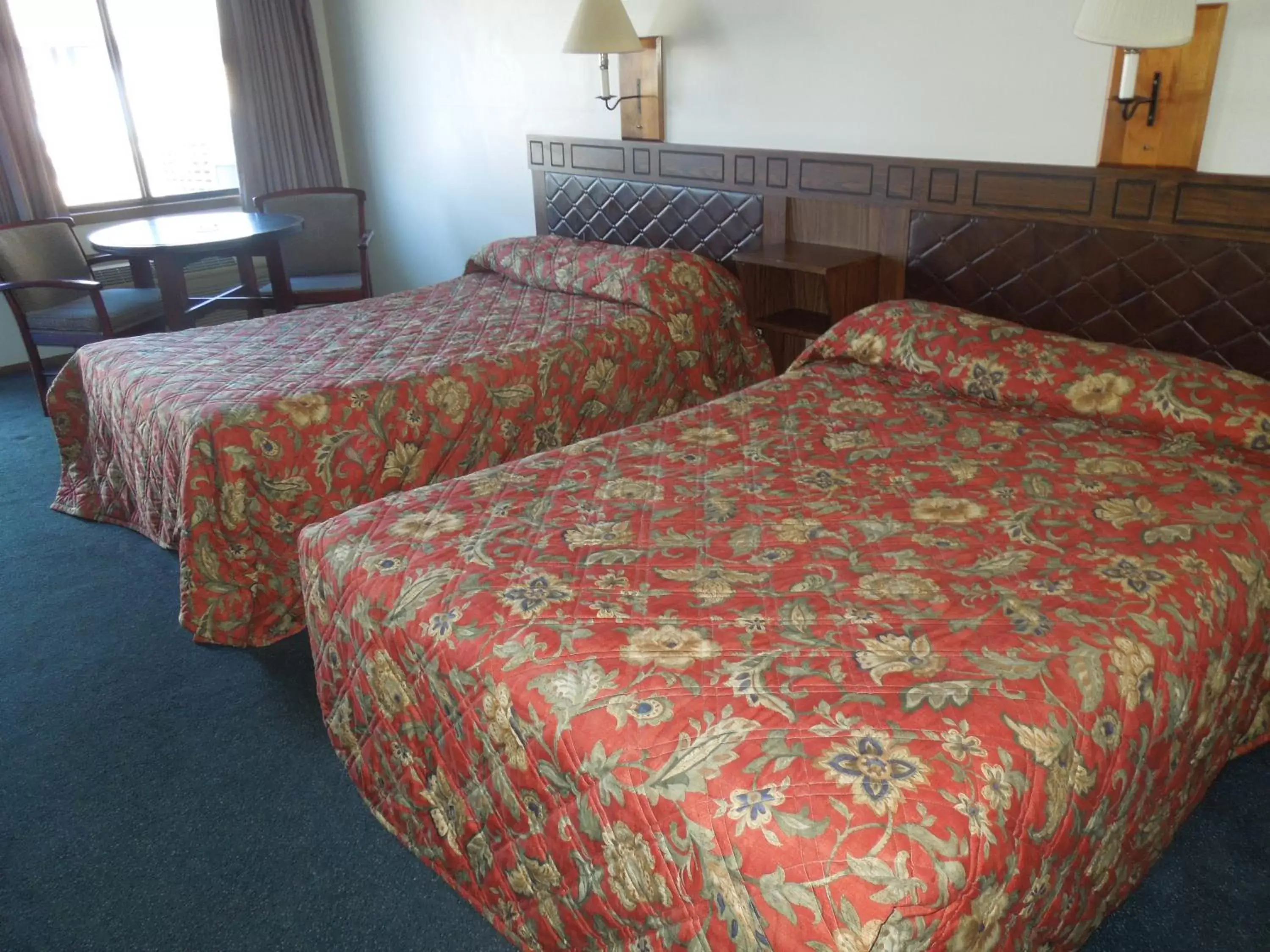 Bed in Xenia Country Inn