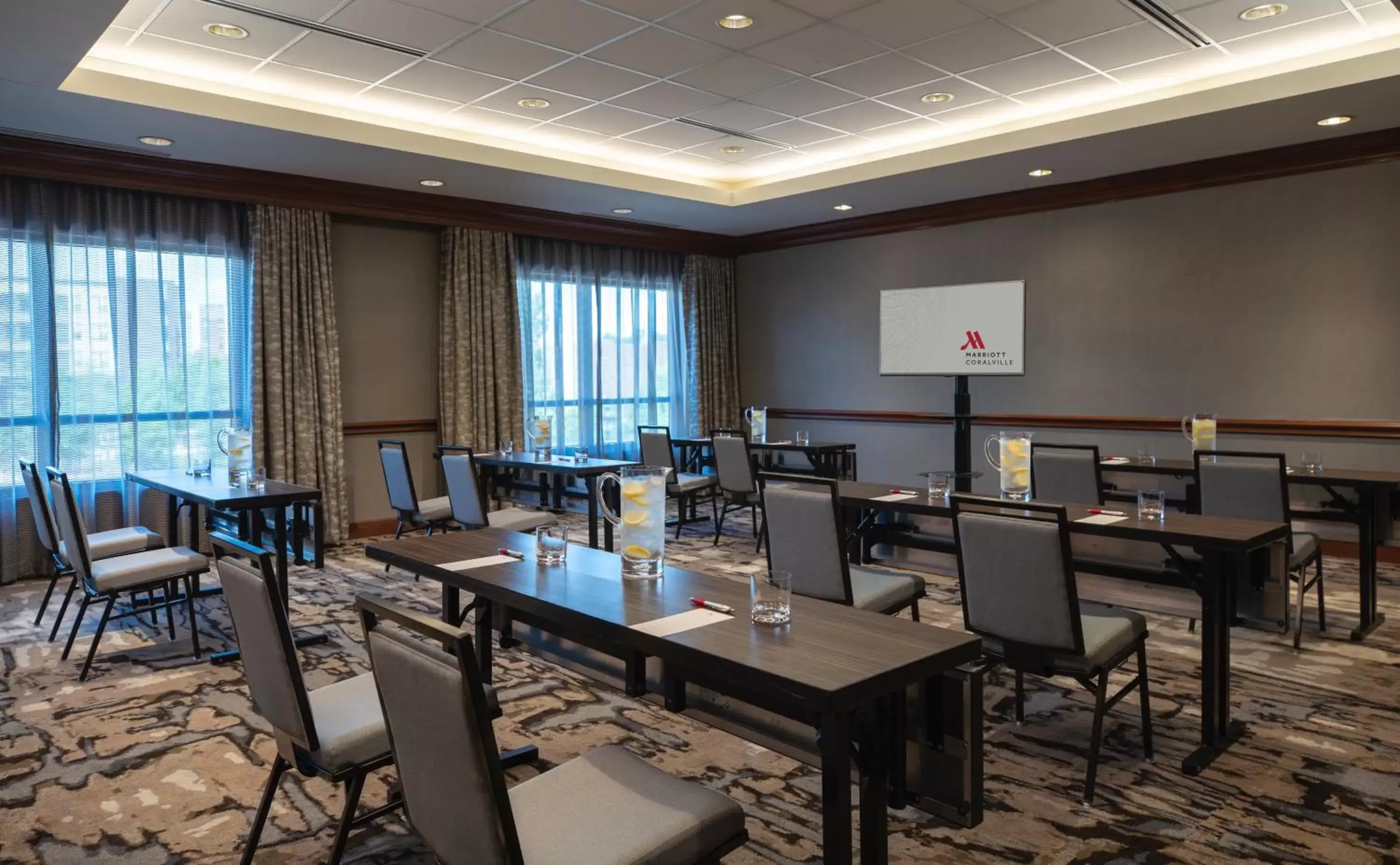 Meeting/conference room, Restaurant/Places to Eat in Hyatt Regency Coralville