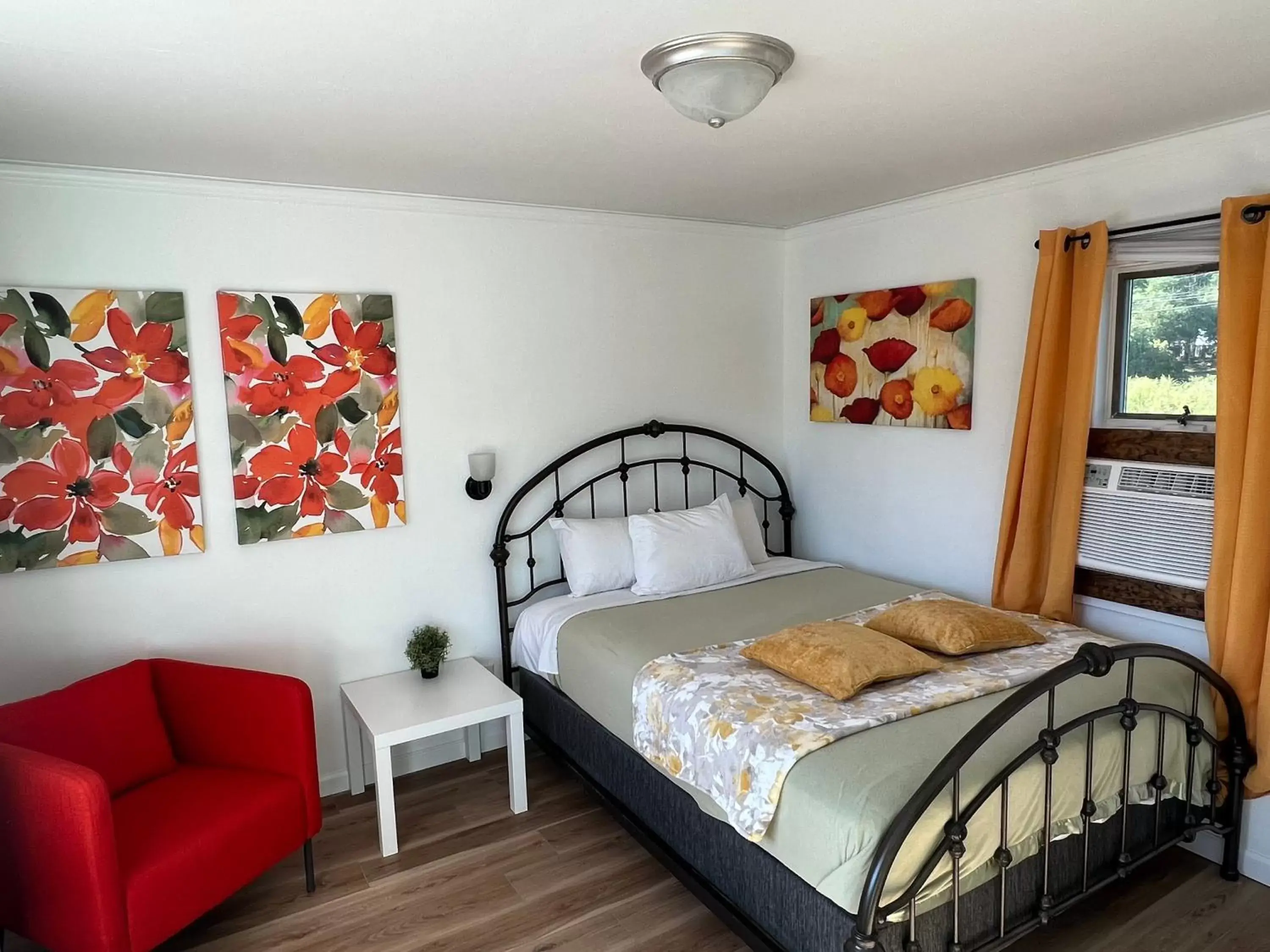 Bedroom, Bed in Cobmin Ridge Motel