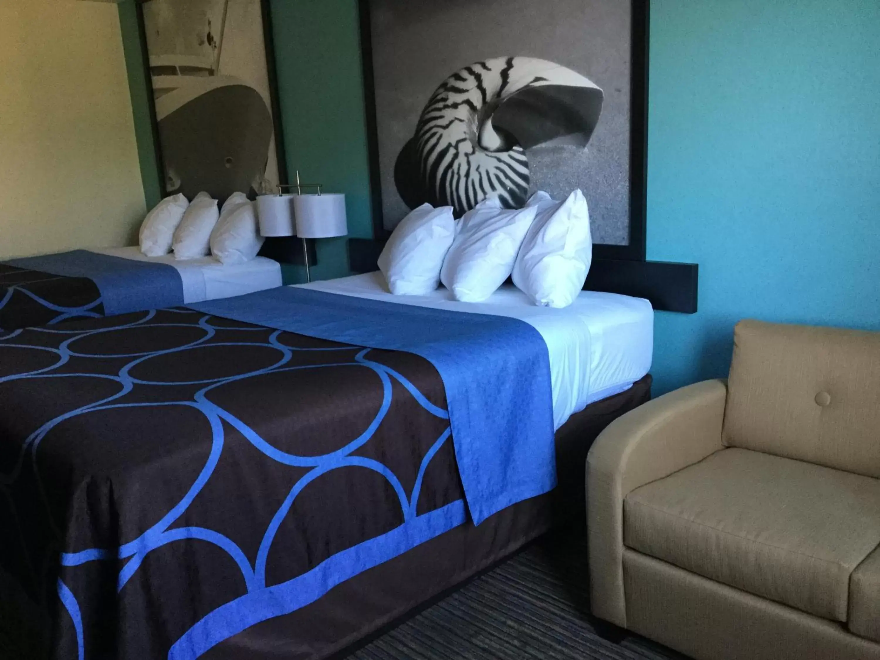 Bedroom, Bed in Super 8 by Wyndham Clearwater/St. Petersburg Airport