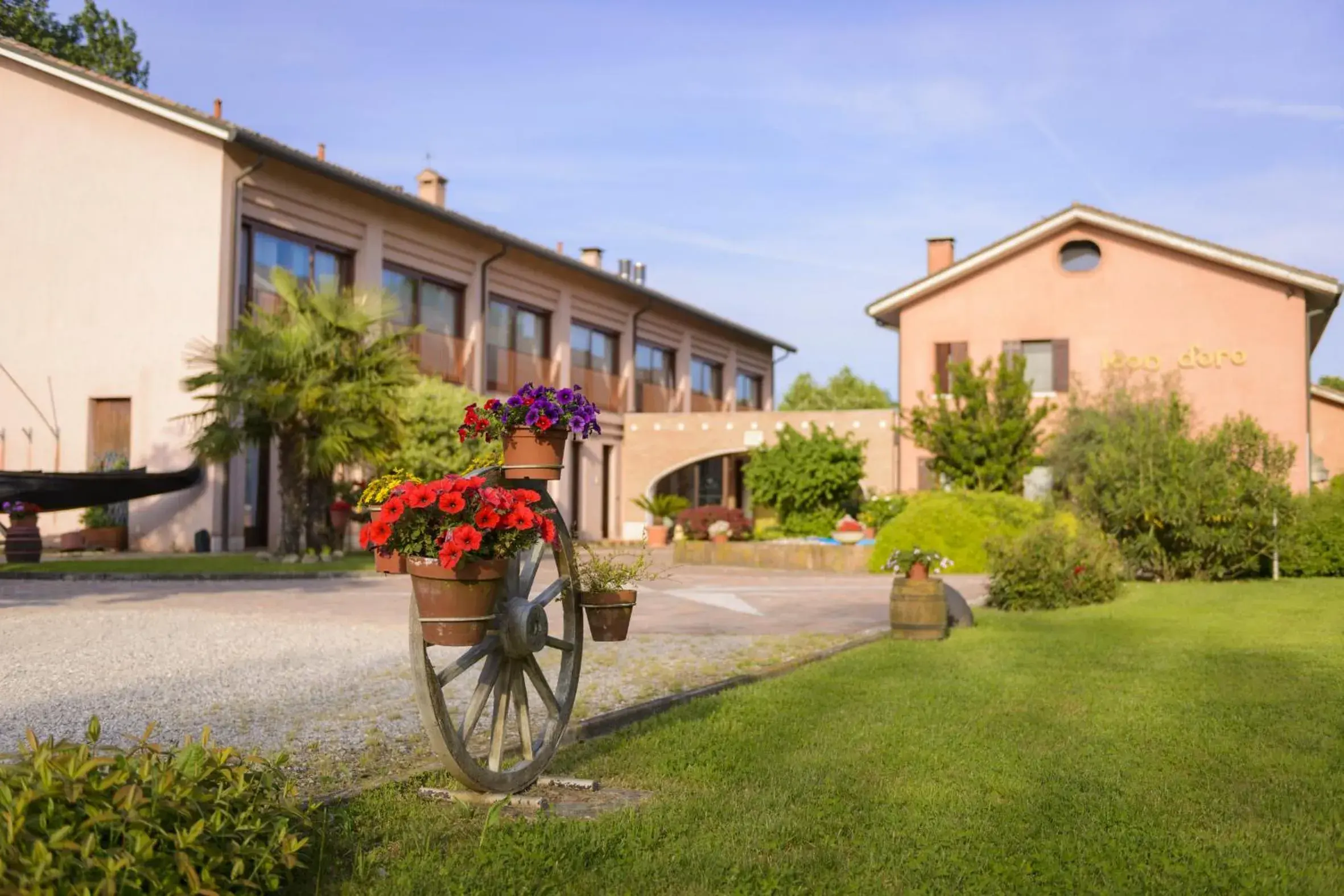 Facade/entrance, Property Building in Relais Leon d'Oro