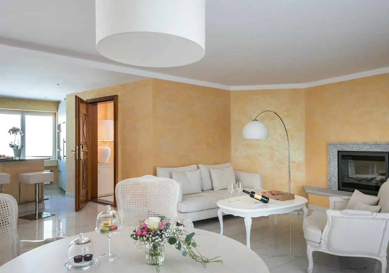 Balcony/Terrace, Seating Area in Villa Orselina - Small Luxury Hotel
